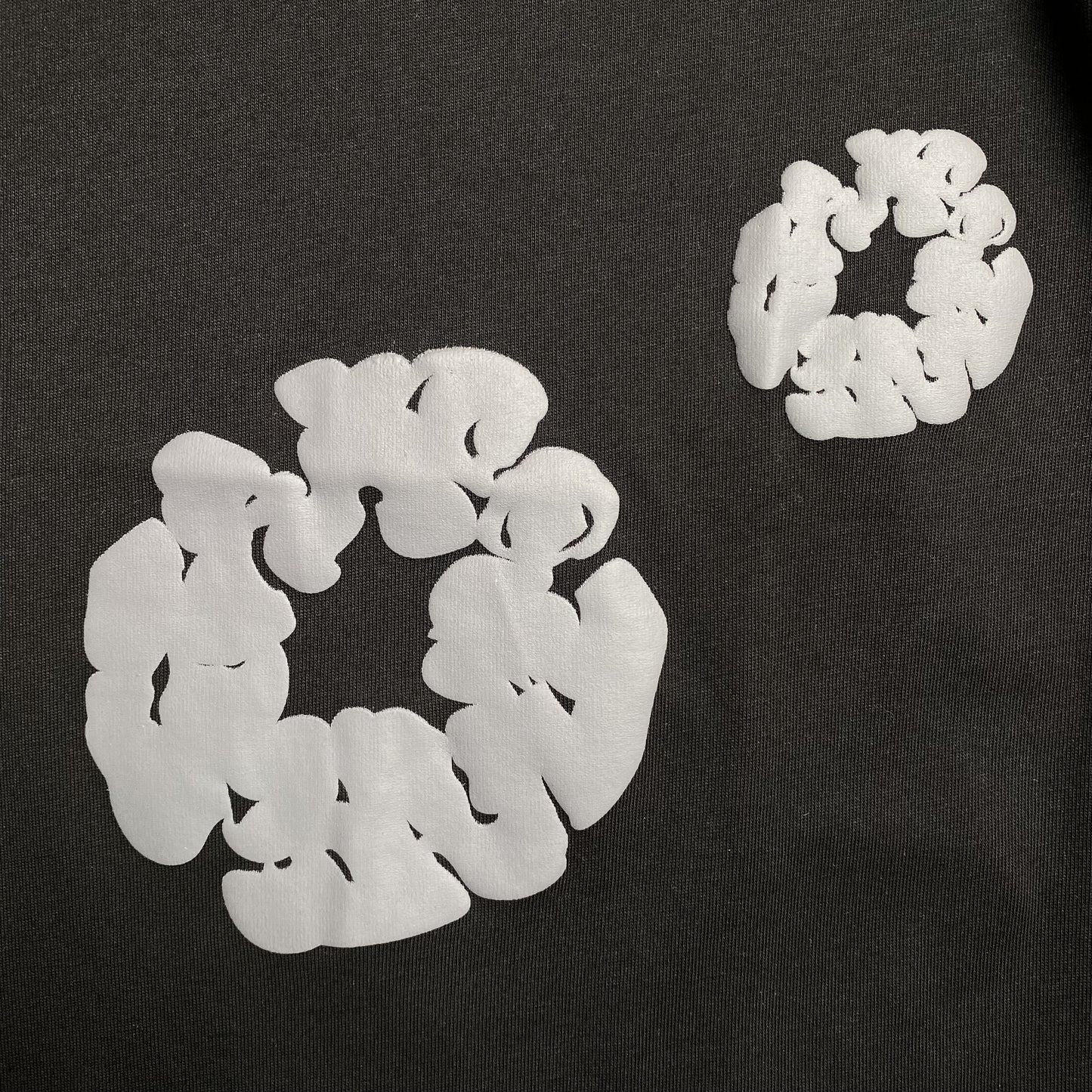 DENIM TEARS THE COTTON WREATH TEE MONOCHROMATIC-Drip Store Argentina