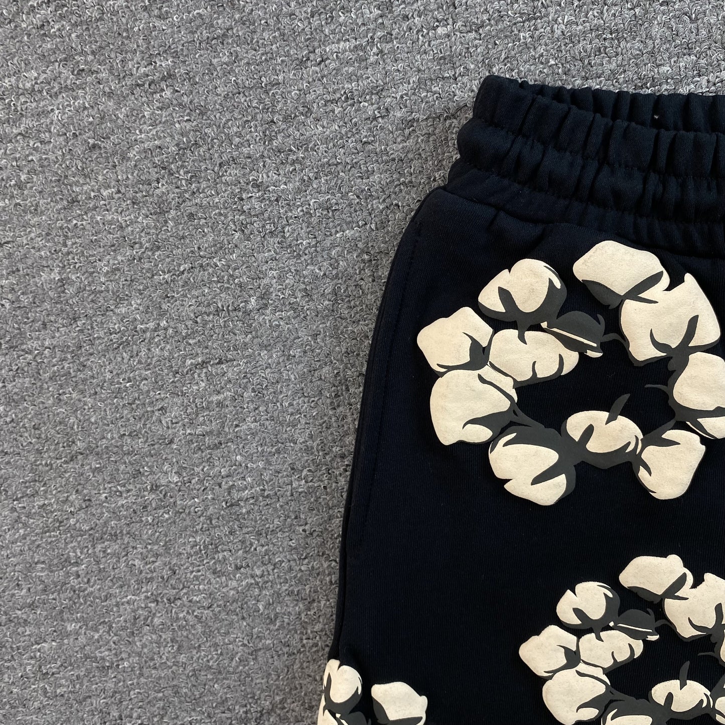 denim-tears-x-cpfm-cactus-tears-wreath-shorts-black-3-Drip Store Argentina