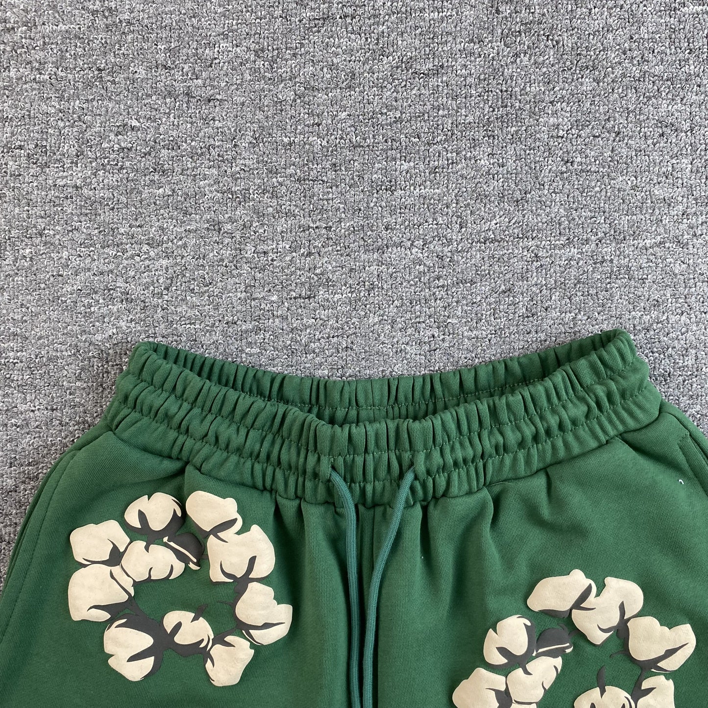 denim-tears-x-cpfm-cactus-tears-wreath-shorts-green-3-Drip Store Argentina