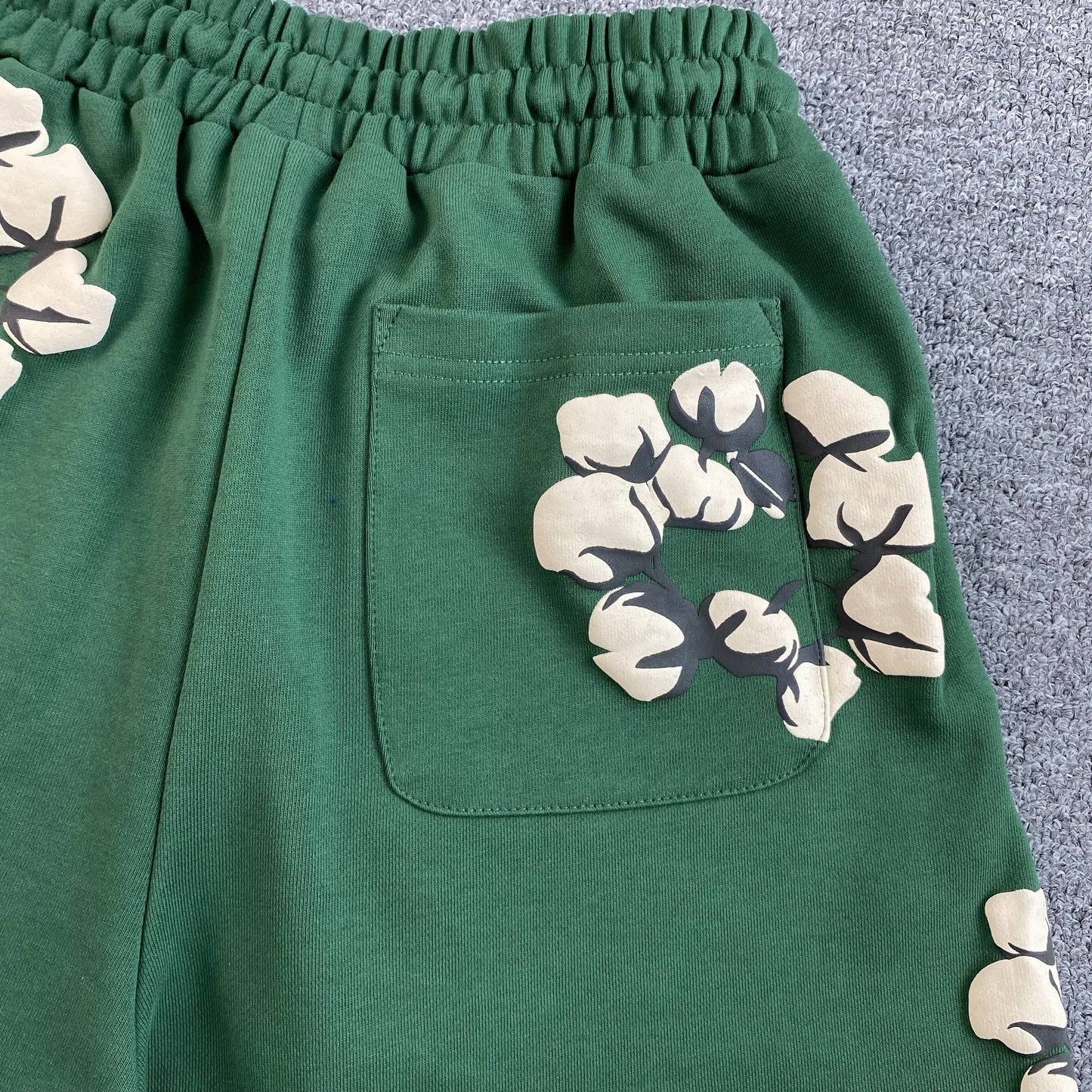 denim-tears-x-cpfm-cactus-tears-wreath-shorts-green-5-Drip Store Argentina