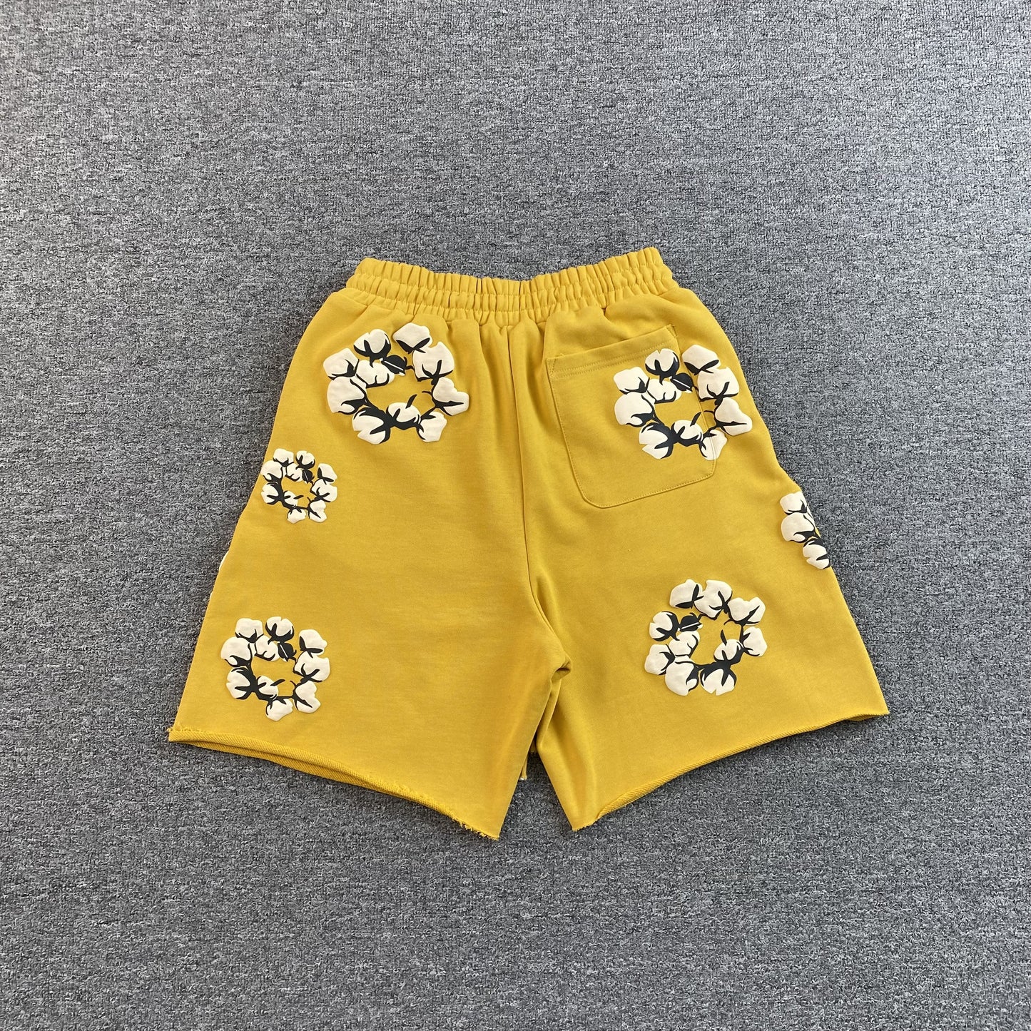 denim-tears-x-cpfm-cactus-tears-wreath-shorts-yellow-2-Drip Store Argentina