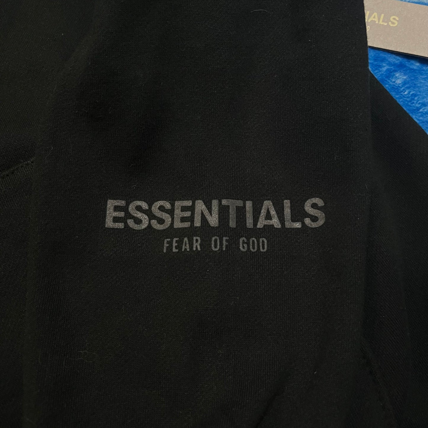 FEAR OF GOD ESSENTIALS APPLIQUE LOGO HOODIE BLACK-Drip Store Argentina
