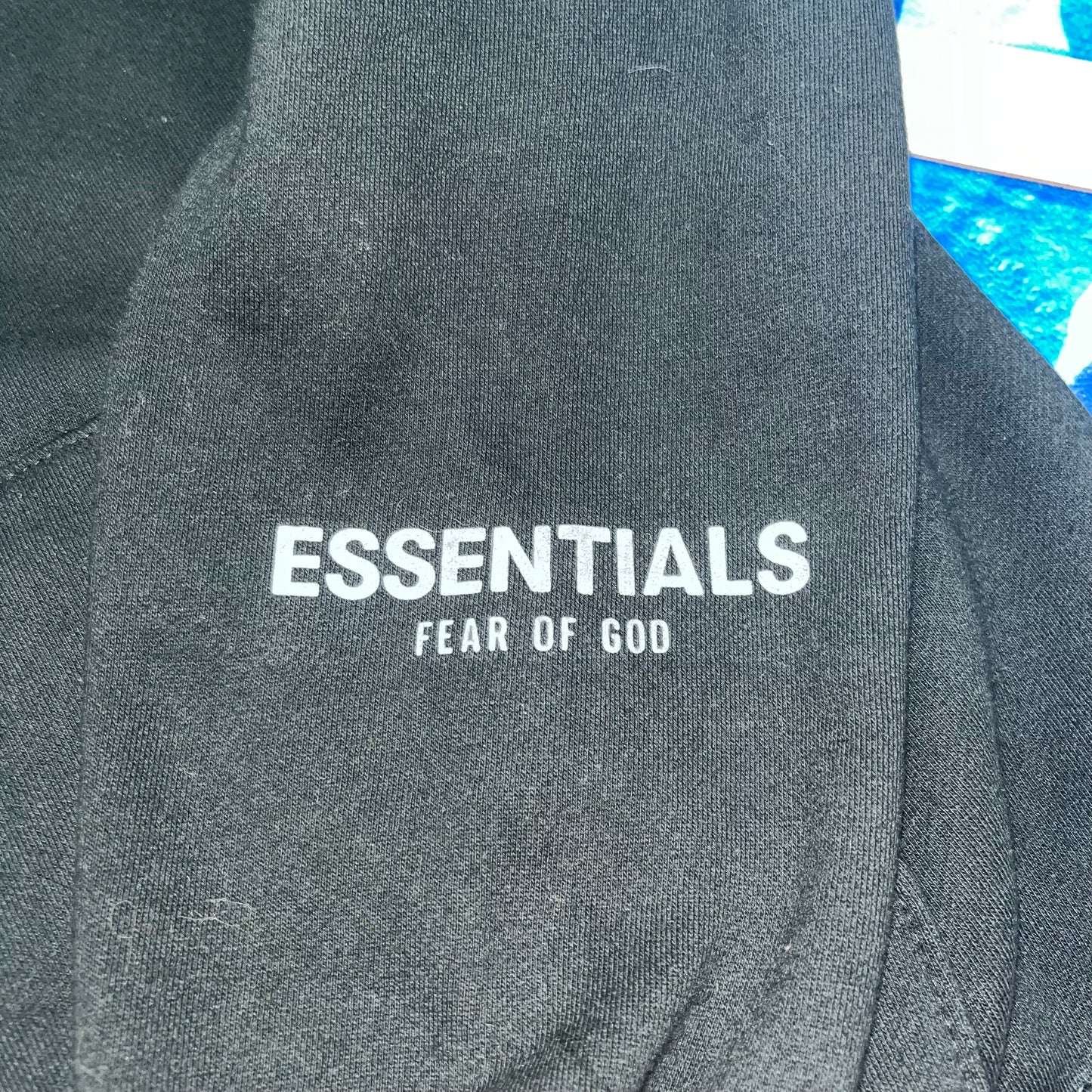 FEAR OF GOD ESSENTIALS APPLIQUE LOGO HOODIE BLACK-Drip Store Argentina
