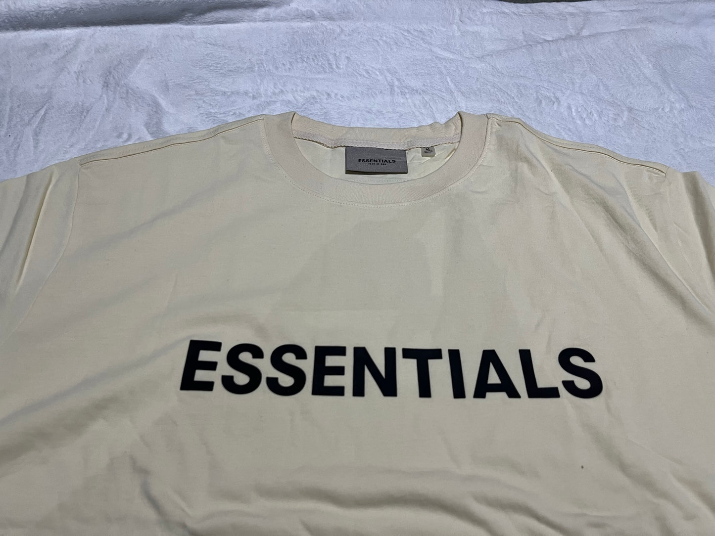 FEAR OF GOD ESSENTIALS BOXY T-SHIRT APPLIQUE LOGO BUTTERCREAM-Drip Store Argentina