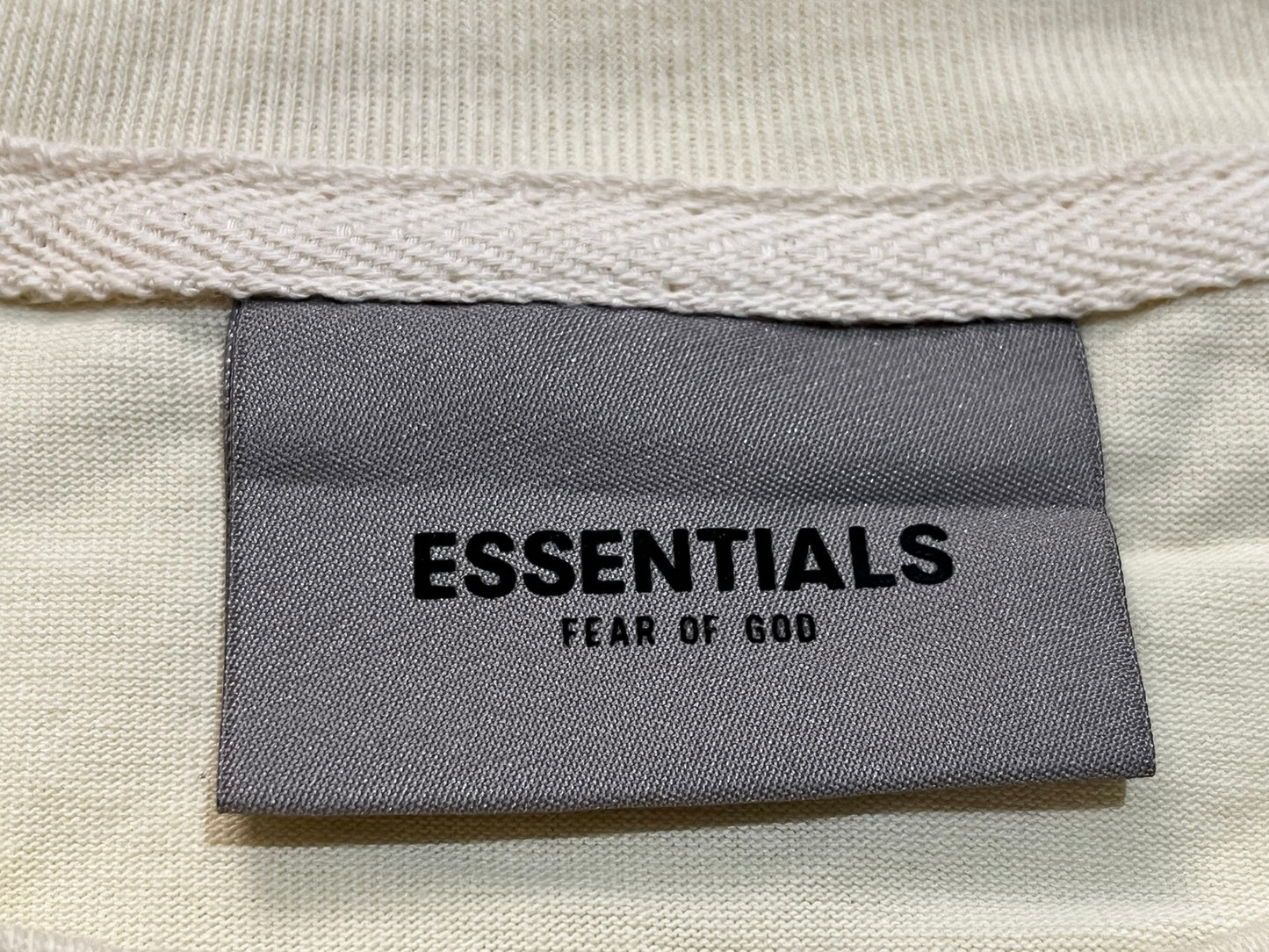 FEAR OF GOD ESSENTIALS BOXY T-SHIRT APPLIQUE LOGO BUTTERCREAM-Drip Store Argentina