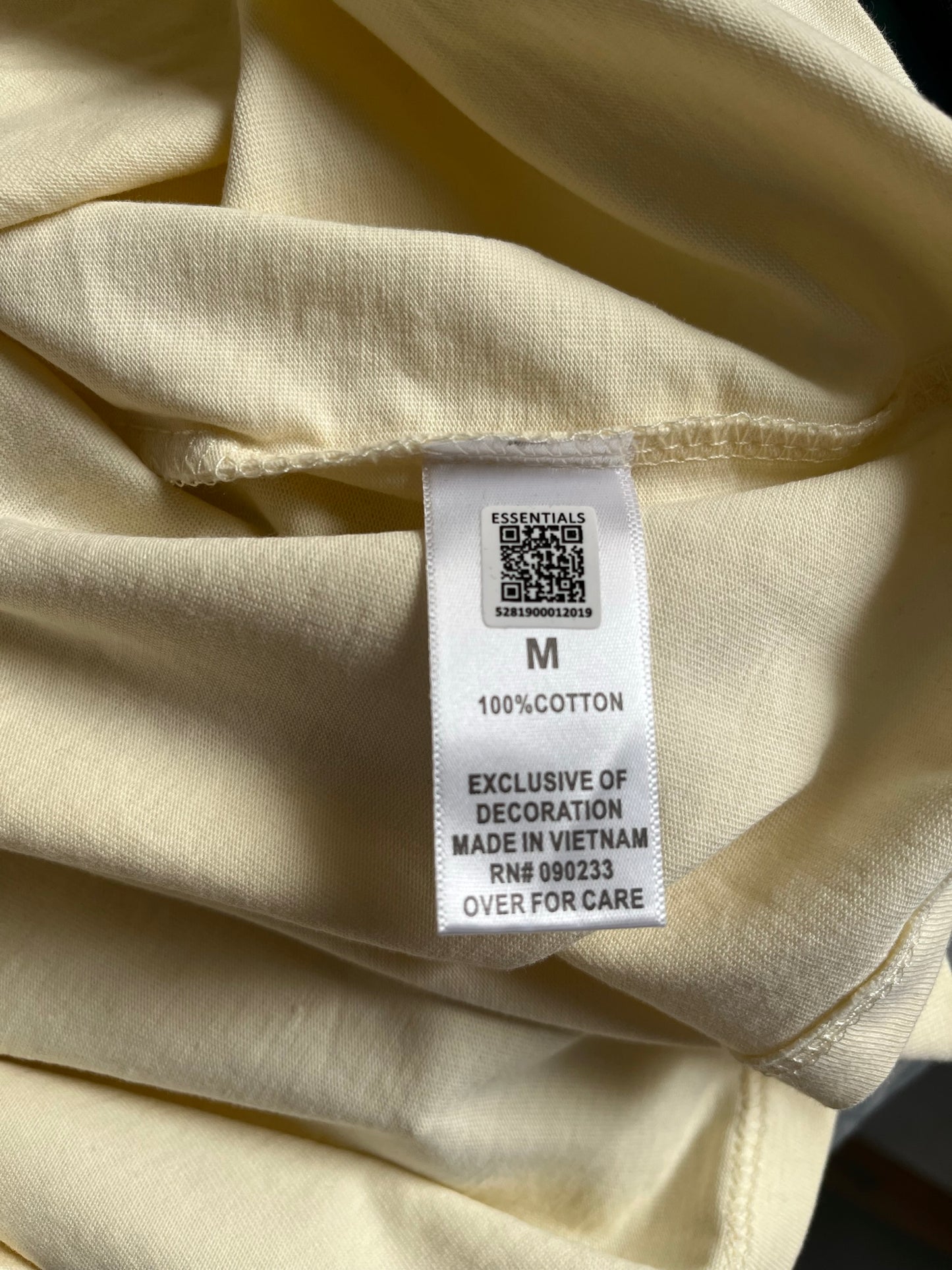 FEAR OF GOD ESSENTIALS BOXY T-SHIRT APPLIQUE LOGO BUTTERCREAM-Drip Store Argentina