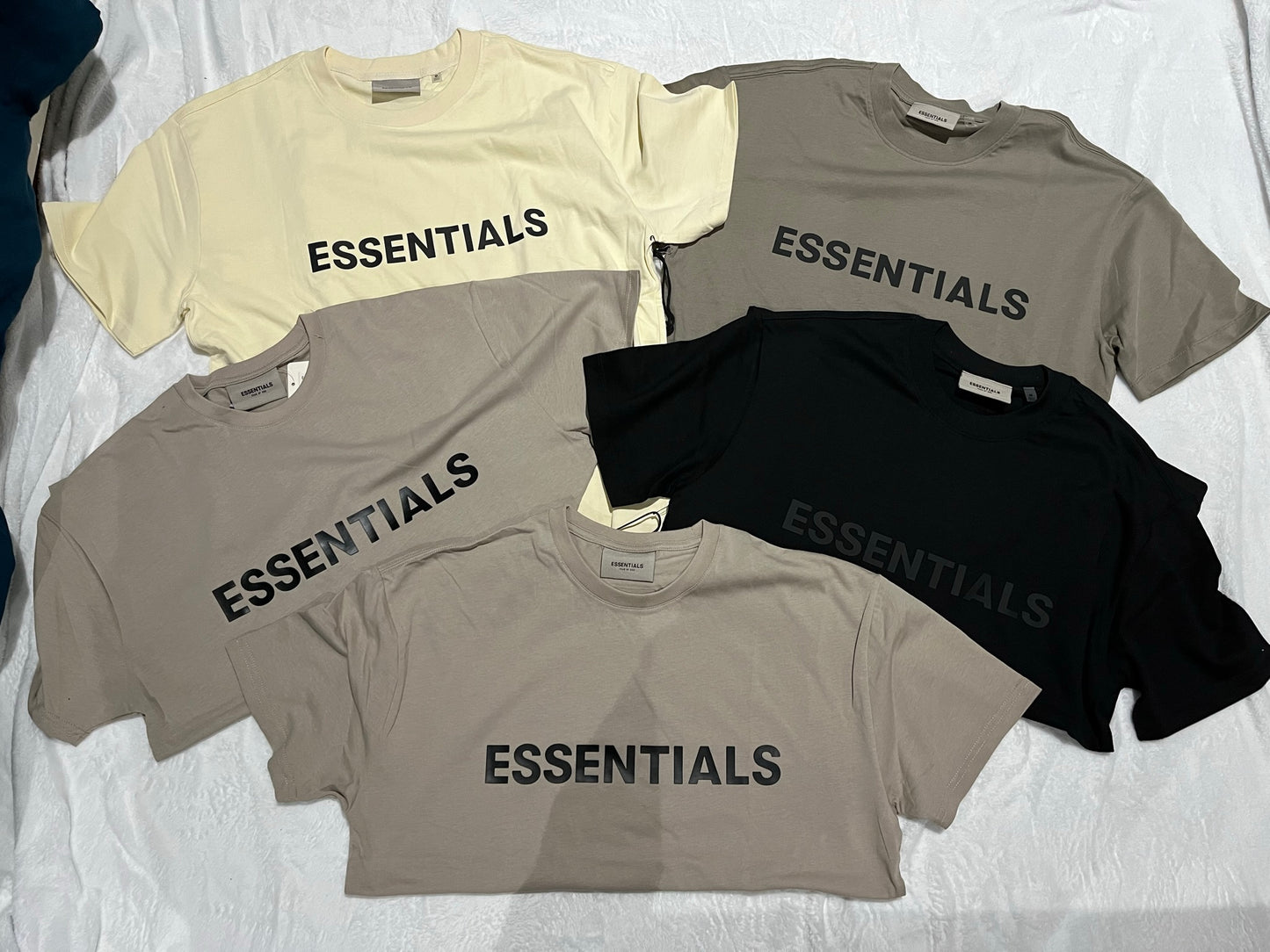FEAR OF GOD ESSENTIALS BOXY T-SHIRT APPLIQUE LOGO TAUPE-Drip Store Argentina