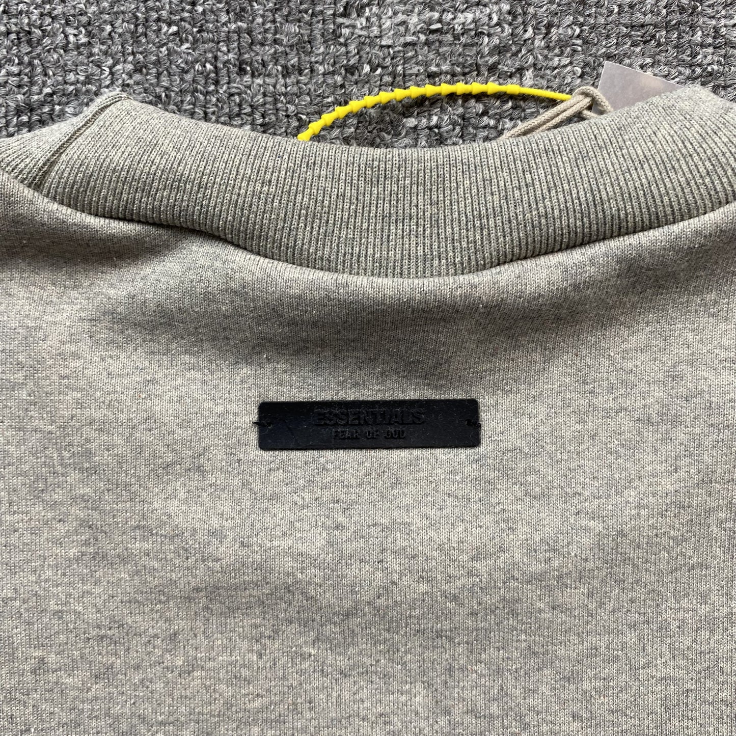 FEAR OF GOD ESSENTIALS CREWNECK DARK HEATHER-Drip Store Argentina