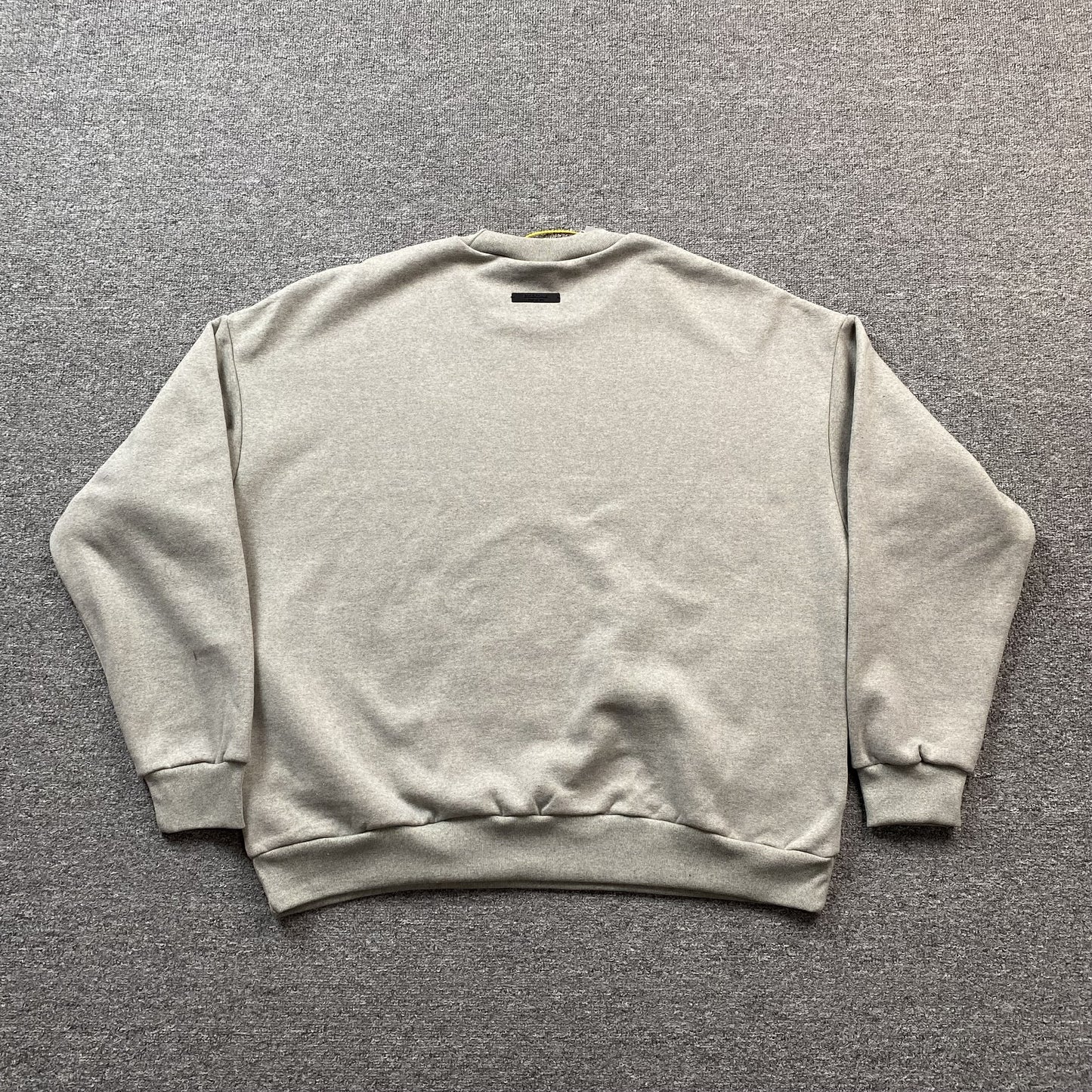 FEAR OF GOD ESSENTIALS CREWNECK DARK HEATHER-Drip Store Argentina