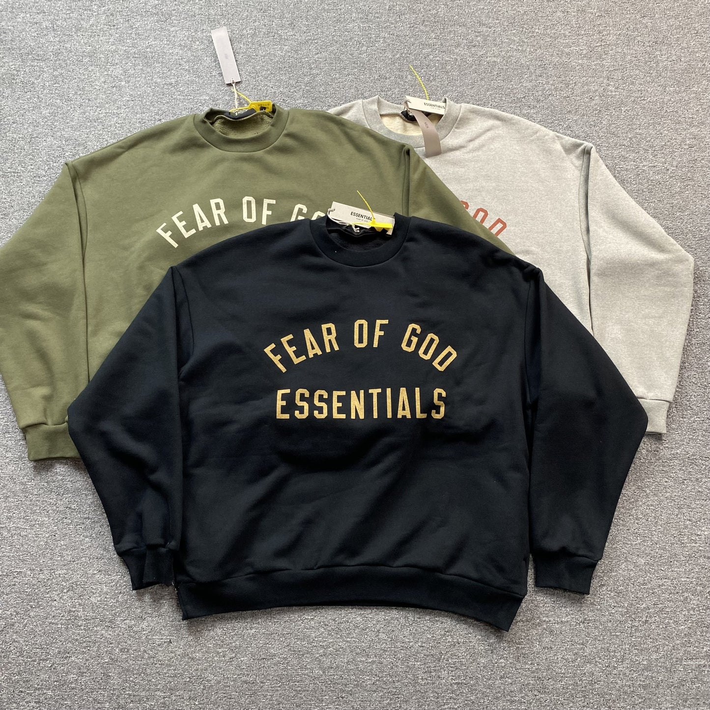 fear-of-god-essentials-crewneck-military-5-Drip Store Argentina