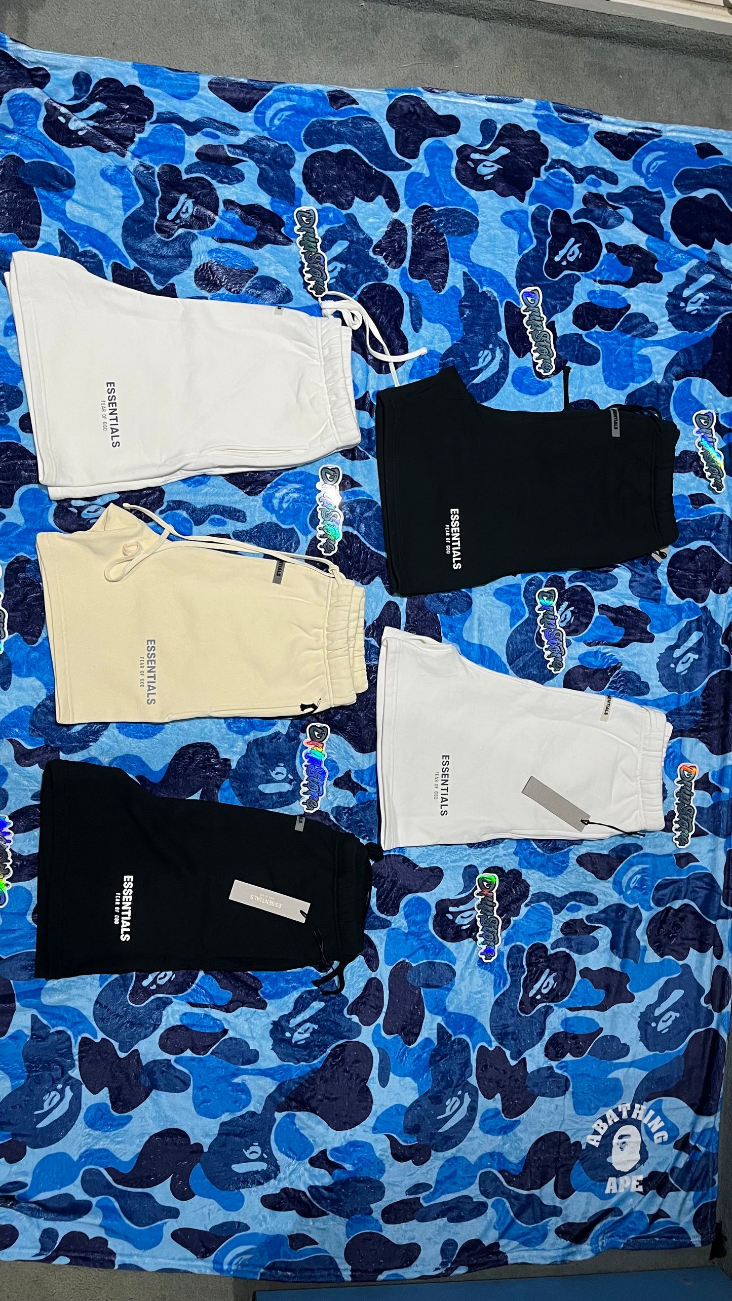 fear-of-god-essentials-fleece-shorts-buttercream-10-Drip Store Argentina