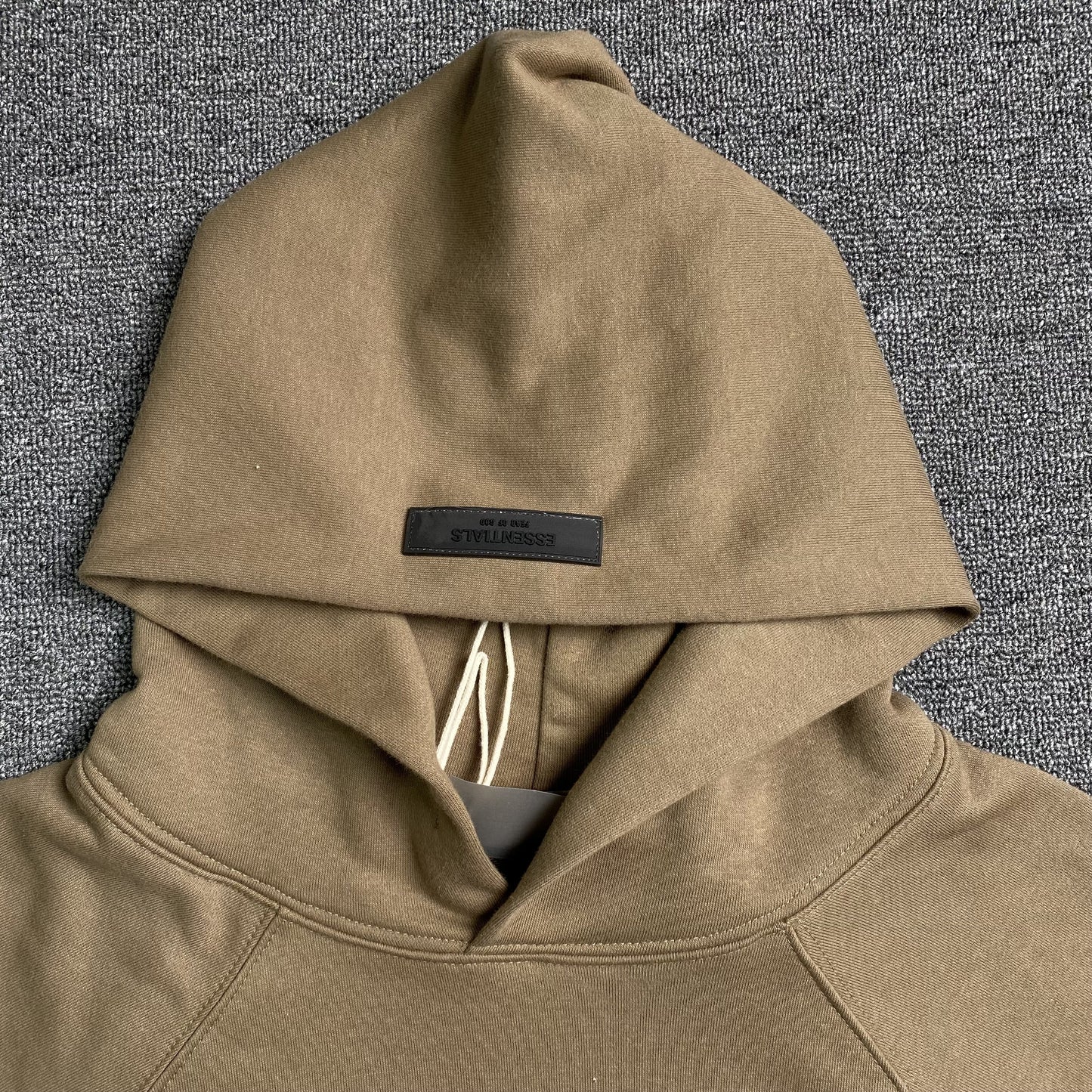fear-of-god-essentials-hoodie-wood-6-Drip Store Argentina
