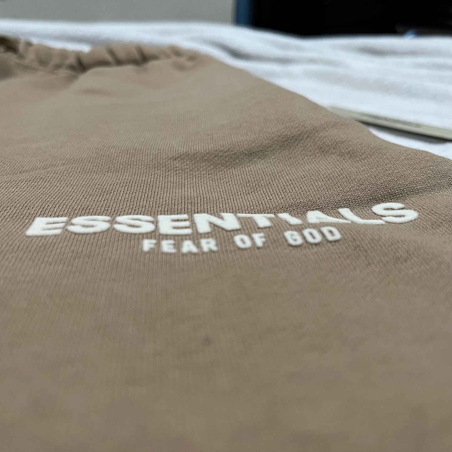 fear-of-god-essentials-shorts-oak-3-Drip Store Argentina