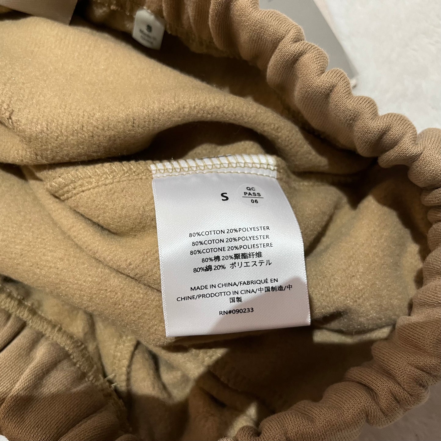 fear-of-god-essentials-shorts-oak-7-Drip Store Argentina