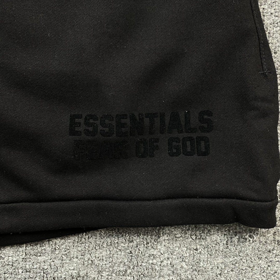 fear-of-god-essentials-shorts-off-black-4-Drip Store Argentina