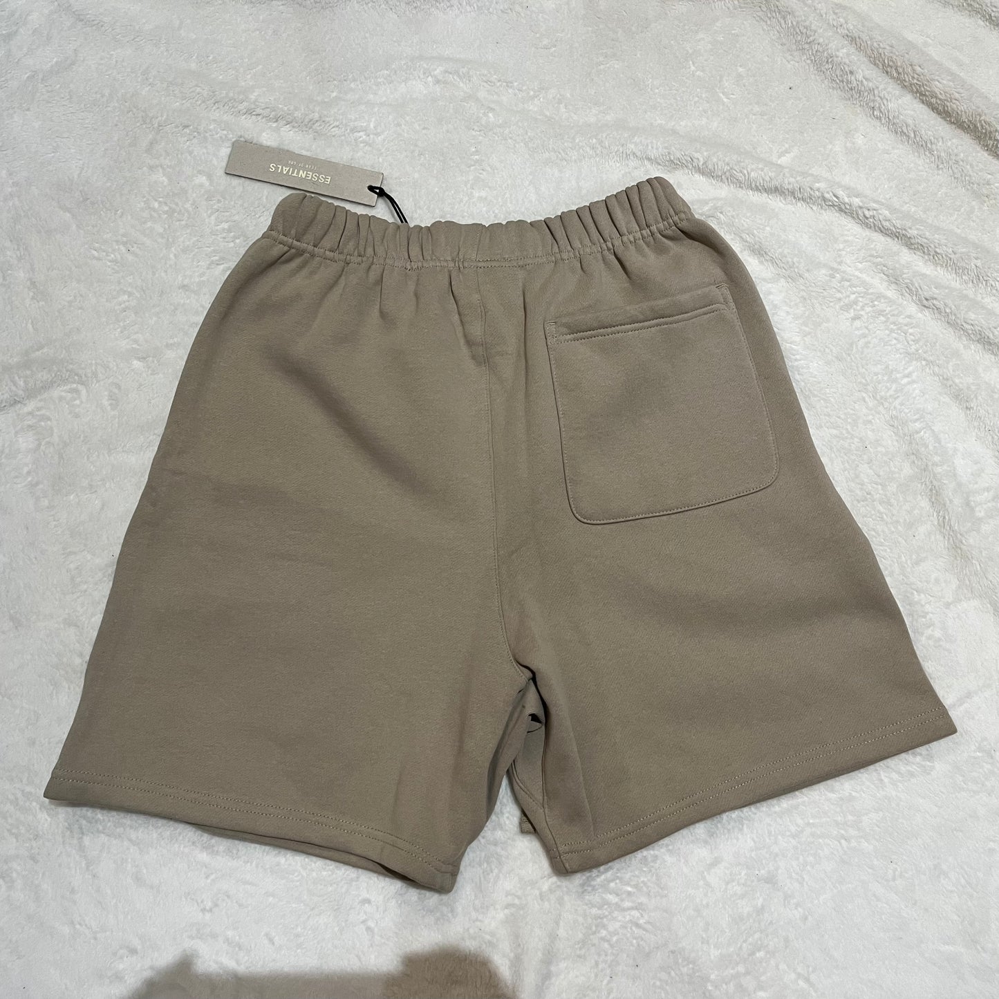 fear-of-god-essentials-shorts-ss21-taupe-7-Drip Store Argentina