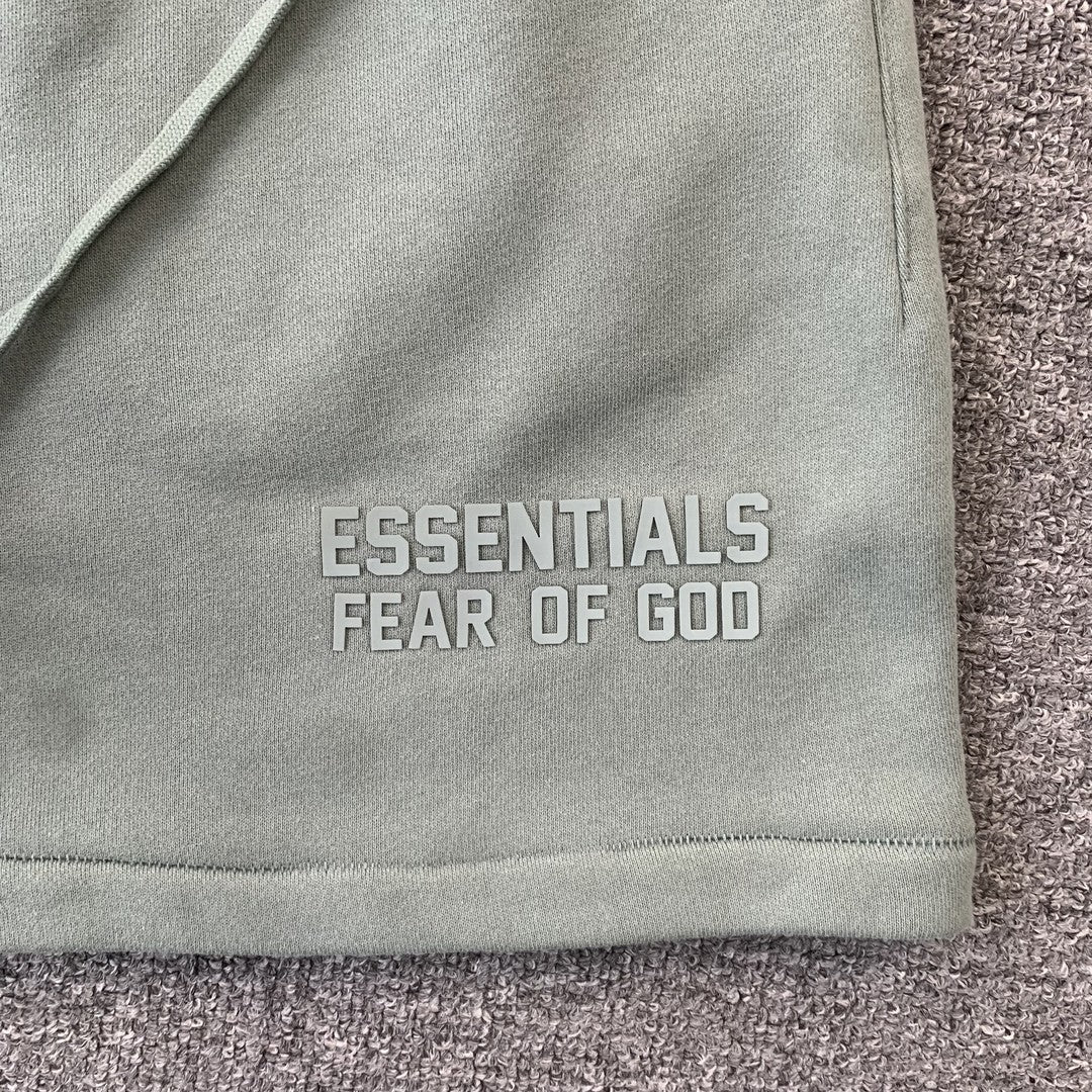 fear-of-god-essentials-shorts-sycamore-3-Drip Store Argentina