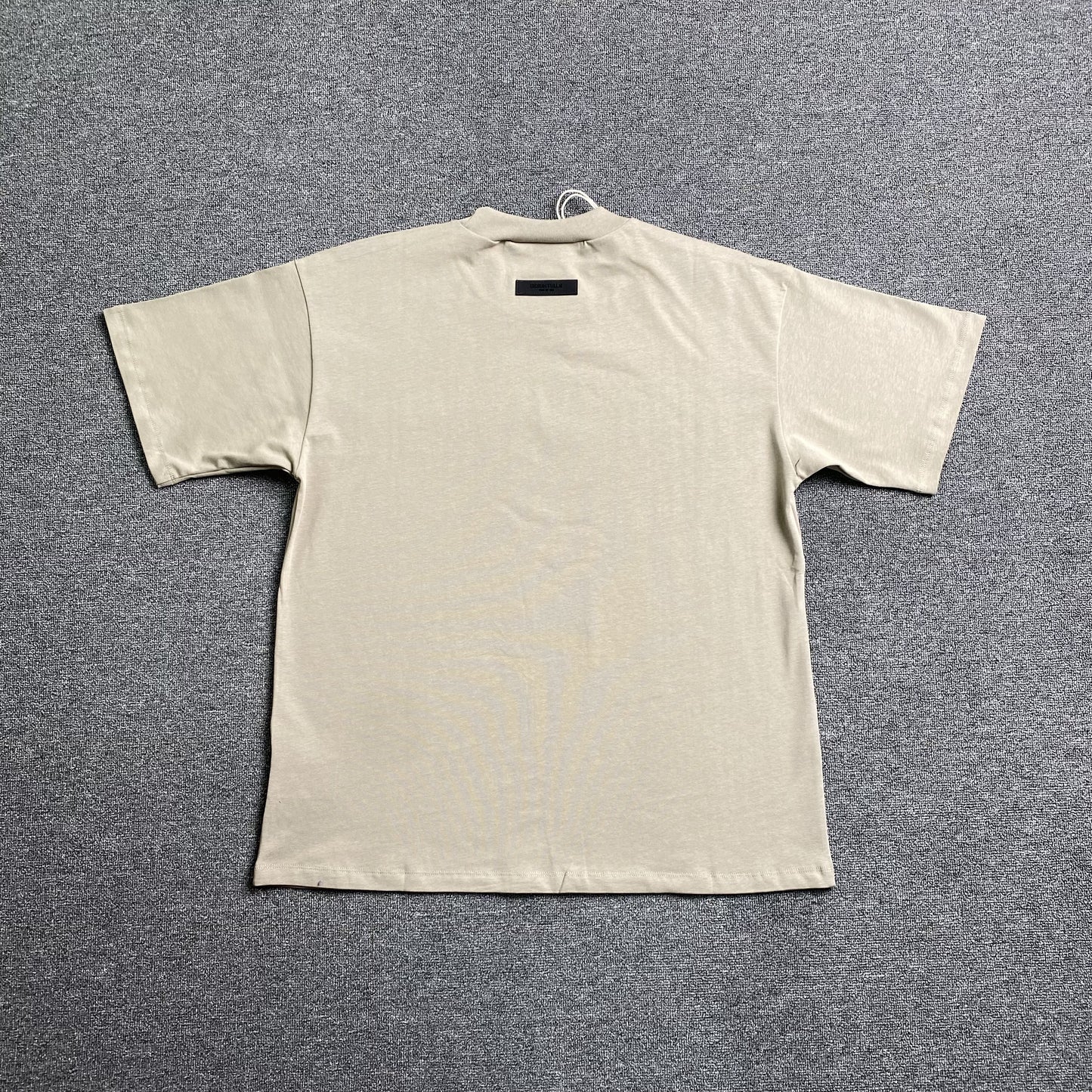 fear-of-god-essentials-ss-tee-seal-3-Drip Store Argentina