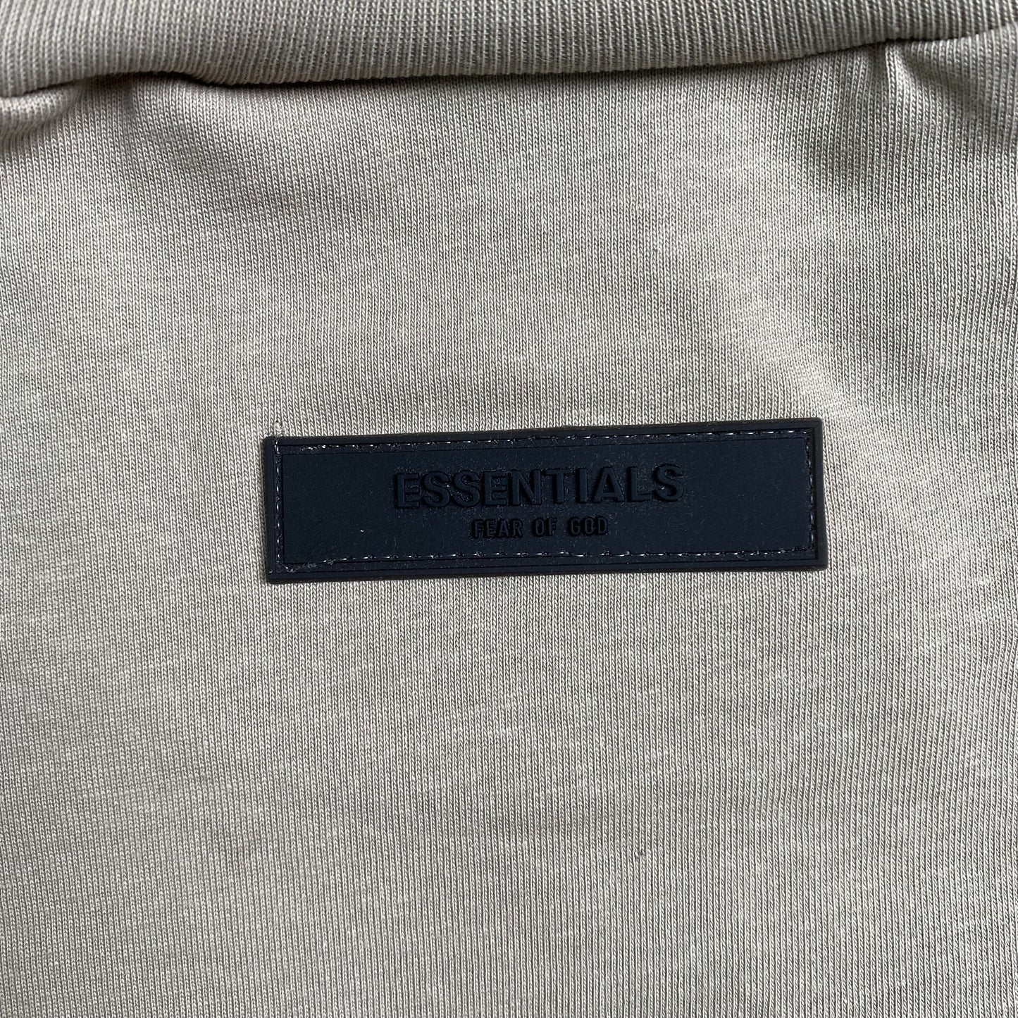 fear-of-god-essentials-ss-tee-seal-4-Drip Store Argentina