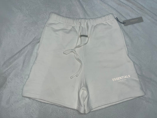 fear-of-god-essentials-sweat-shorts-white-2-Drip Store Argentina