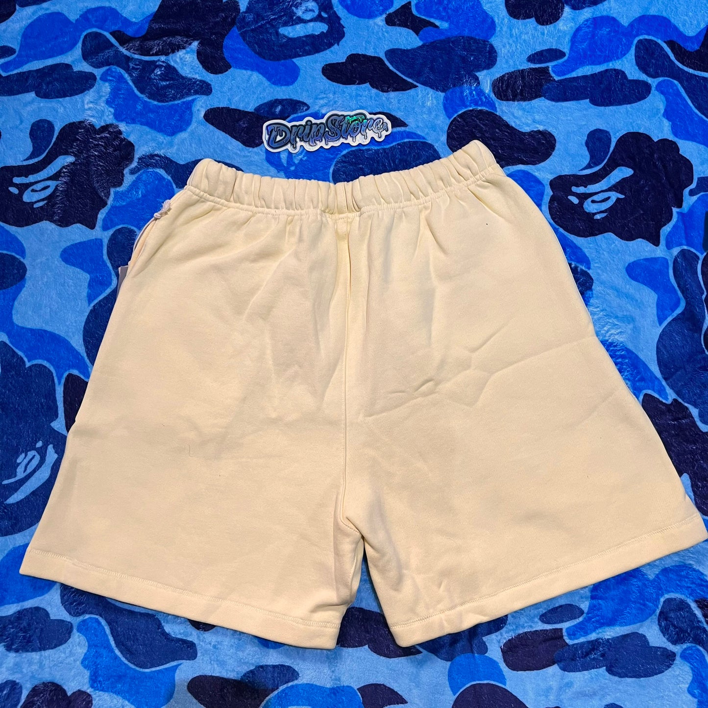 fear-of-god-essentials-sweatshort-light-tuscan-6-Drip Store Argentina