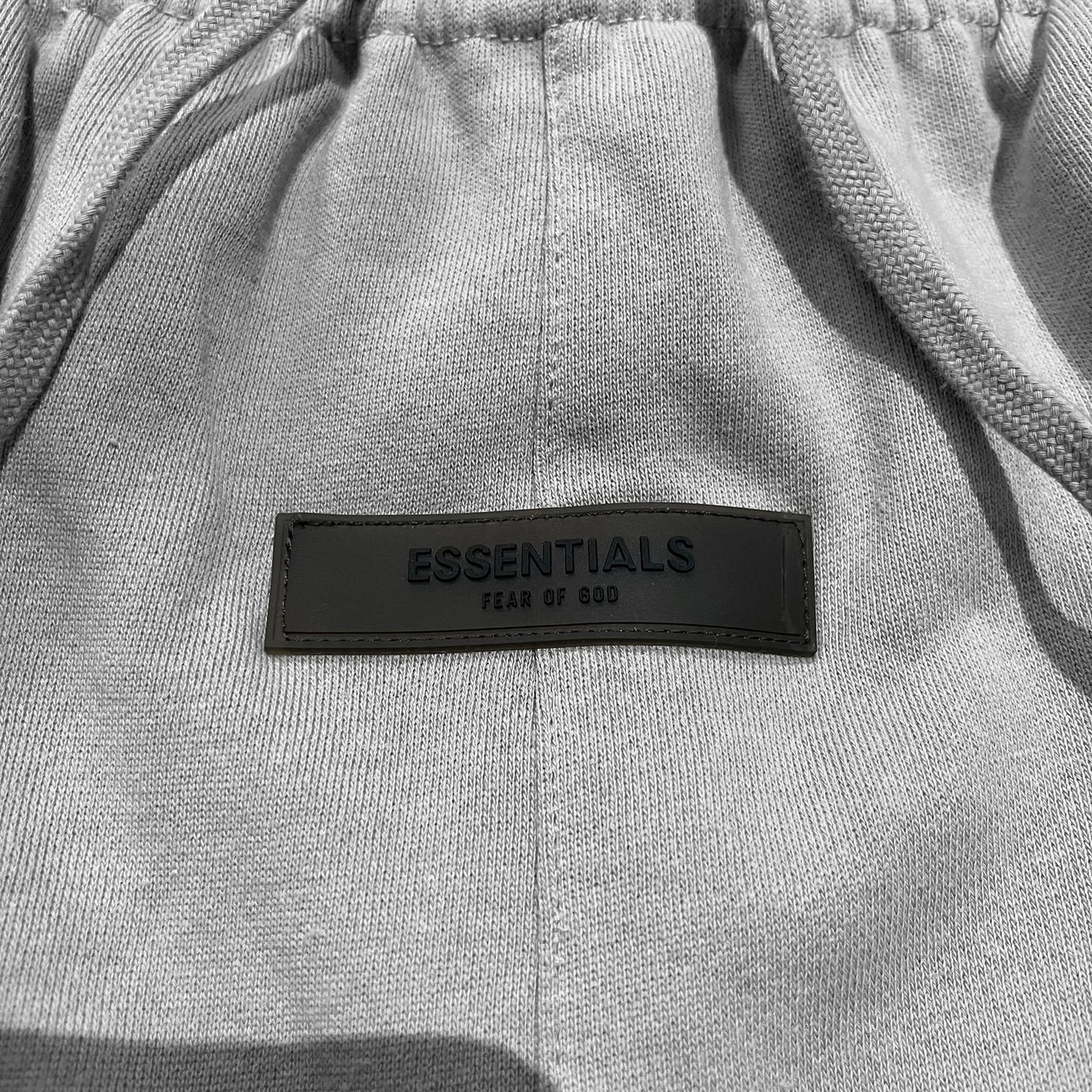 fear-of-god-essentials-sweatshort-seal-4-Drip Store Argentina