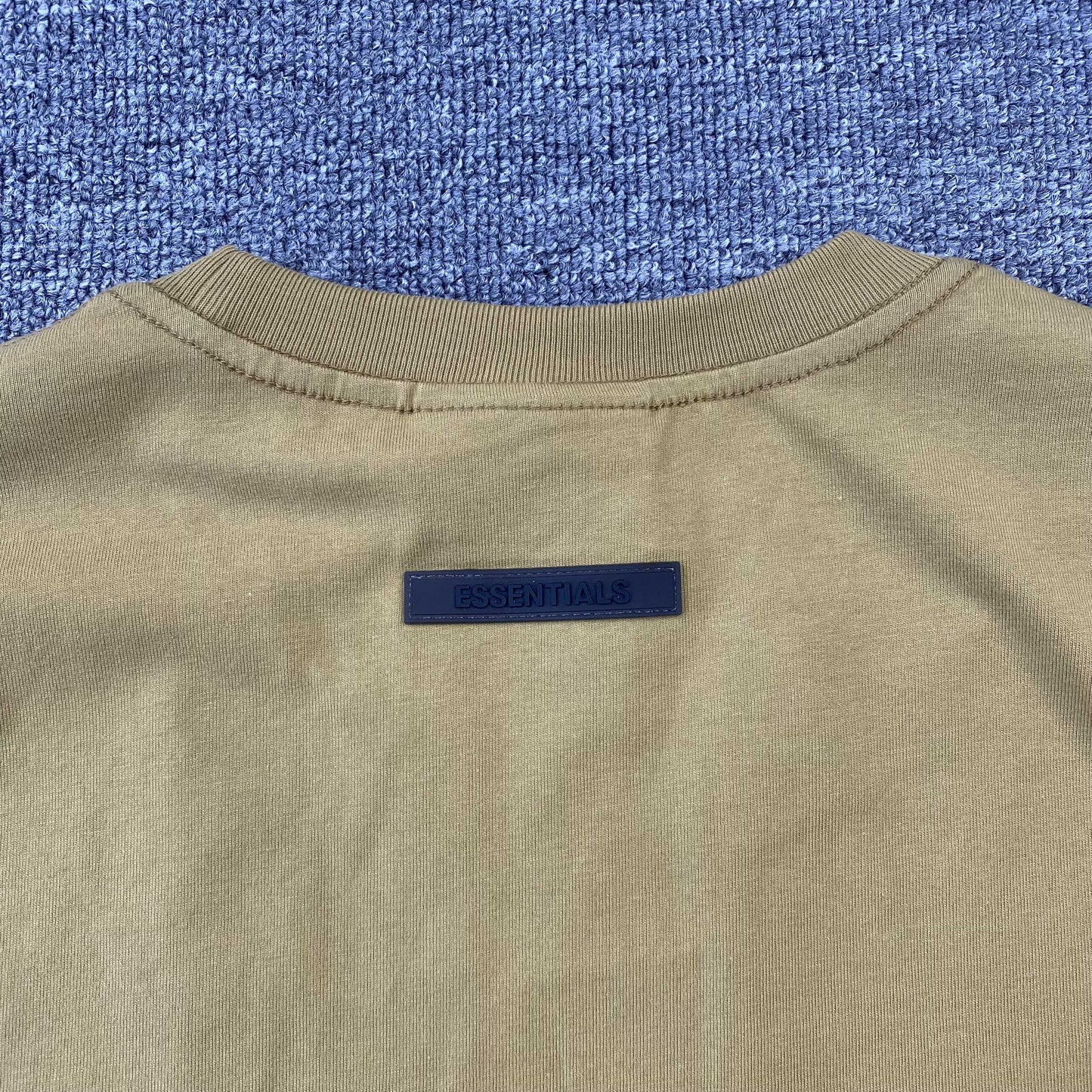 FEAR OF GOD ESSENTIALS TEE AMBER-Drip Store Argentina