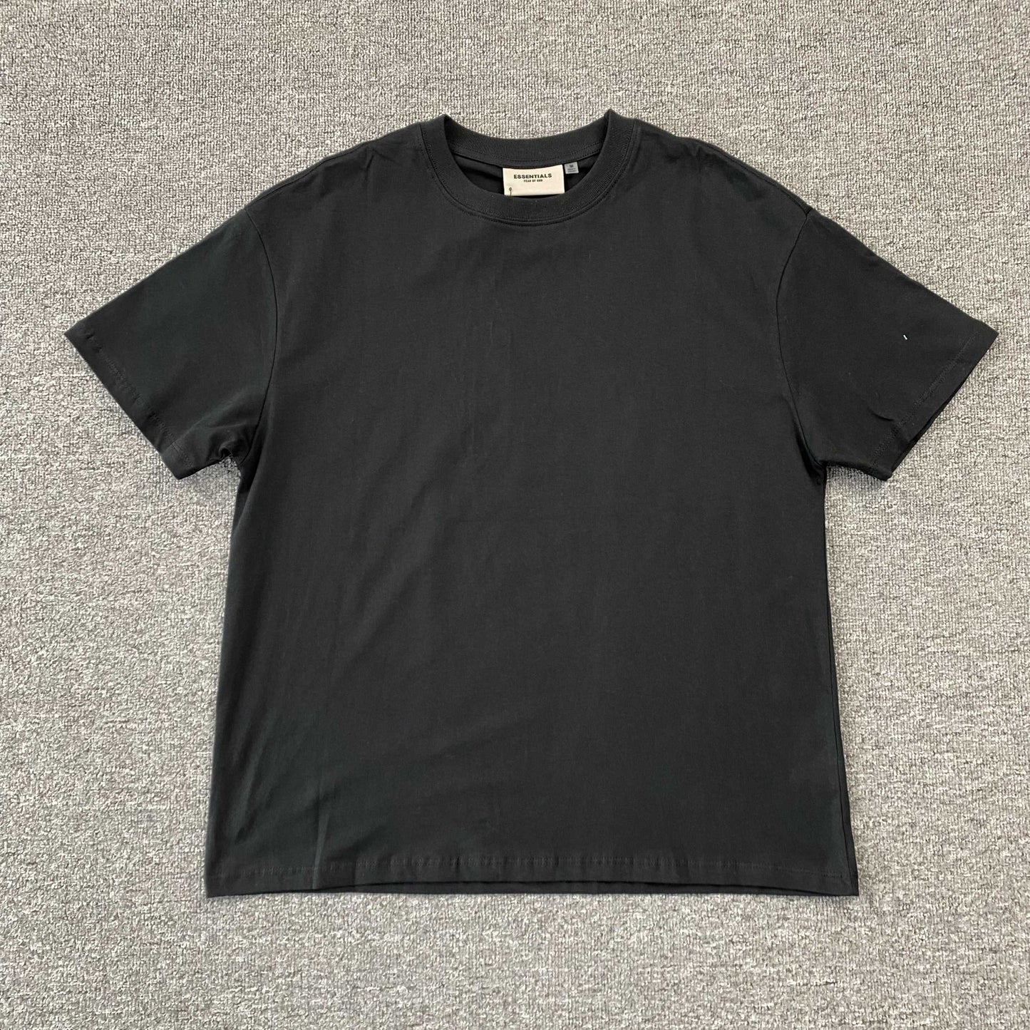 FEAR OF GOD ESSENTIALS TEE BLACK/STRETCH LIMO-Drip Store Argentina