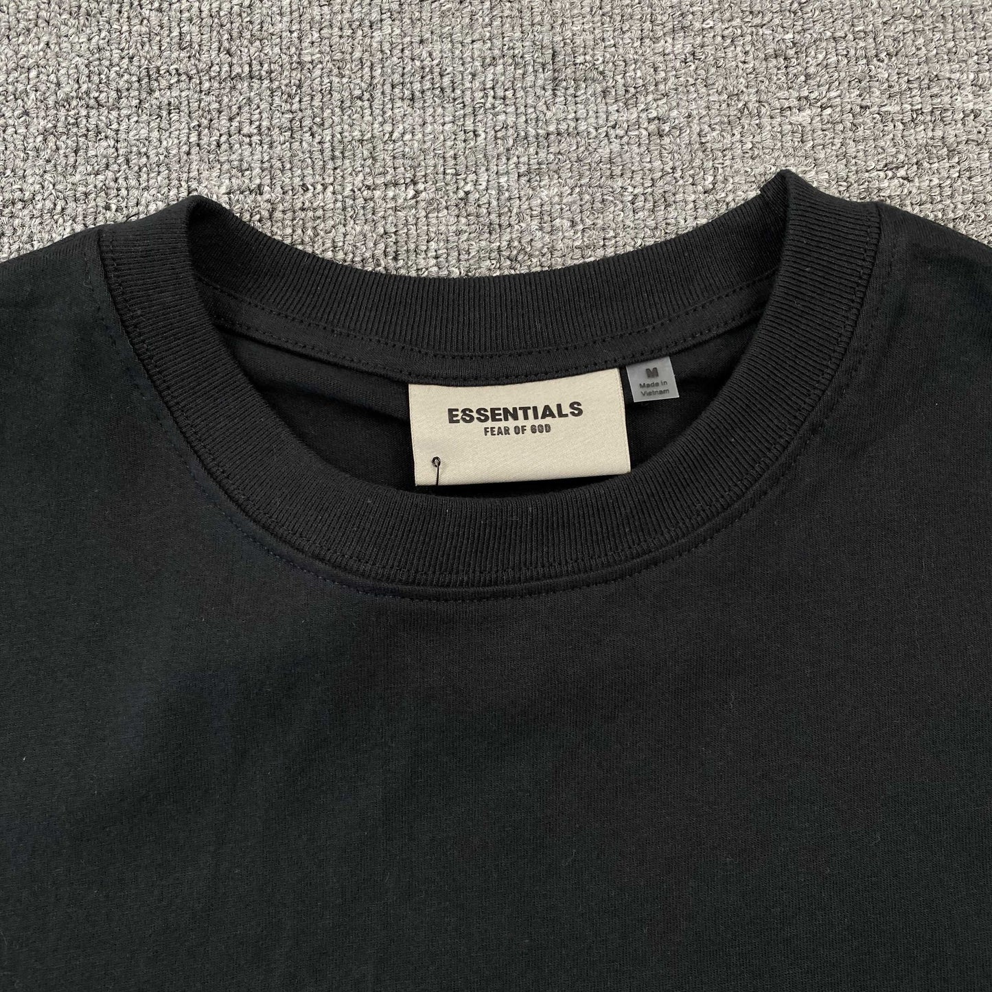FEAR OF GOD ESSENTIALS TEE BLACK/STRETCH LIMO-Drip Store Argentina