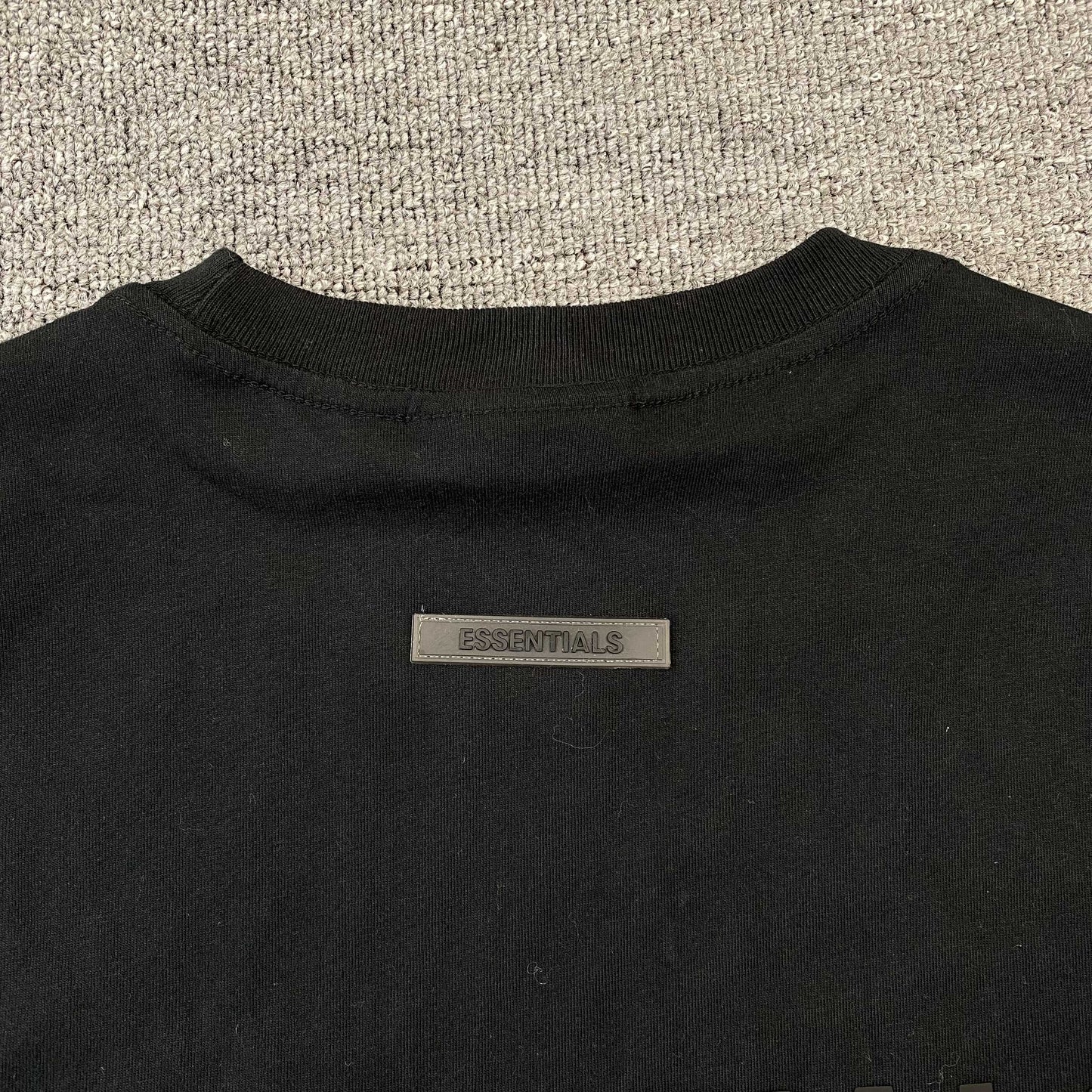 FEAR OF GOD ESSENTIALS TEE BLACK/STRETCH LIMO-Drip Store Argentina