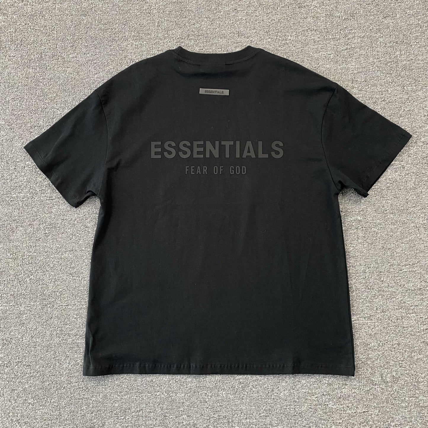 FEAR OF GOD ESSENTIALS TEE BLACK/STRETCH LIMO-Drip Store Argentina