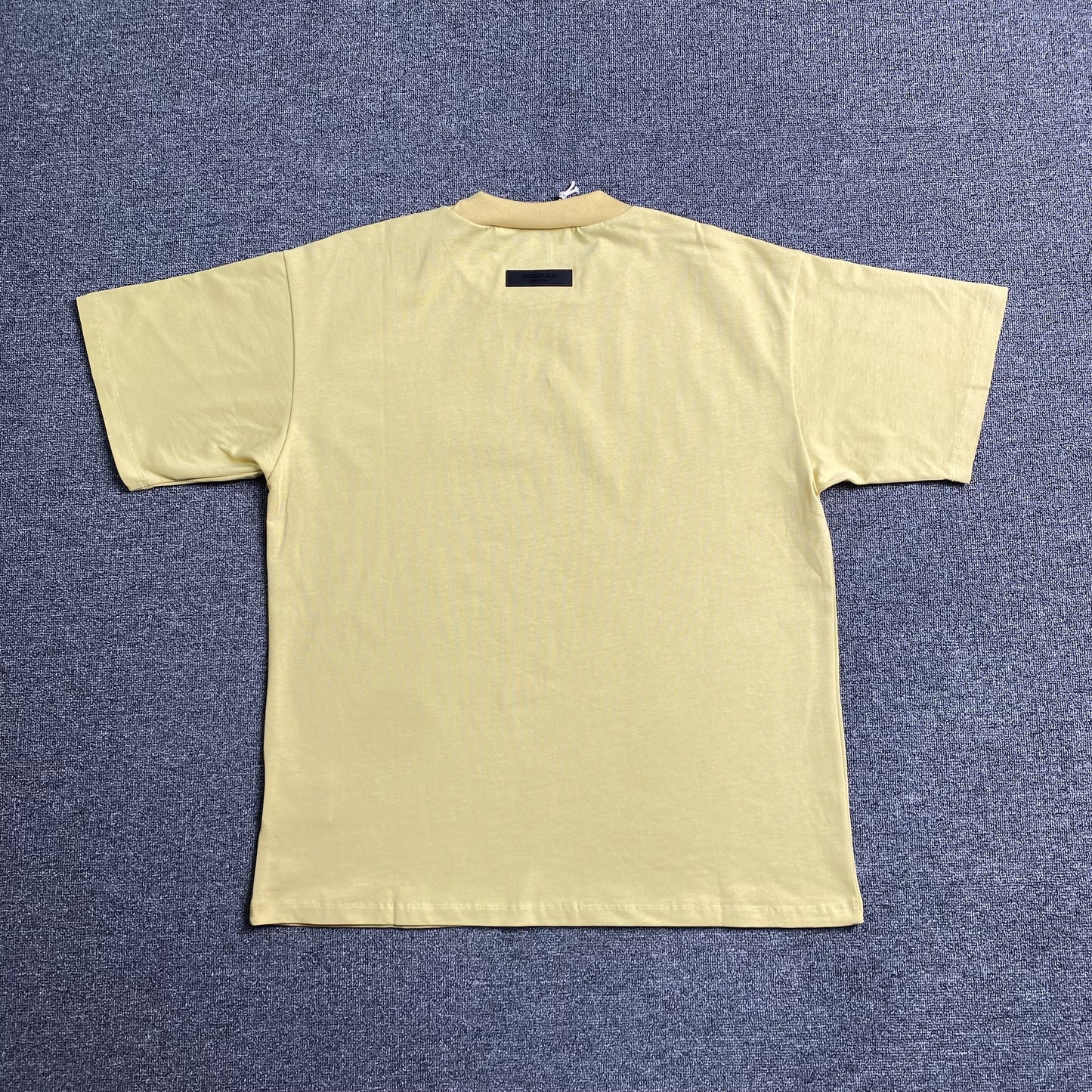 fear-of-god-essentials-tee-egg-shell-3-Drip Store Argentina