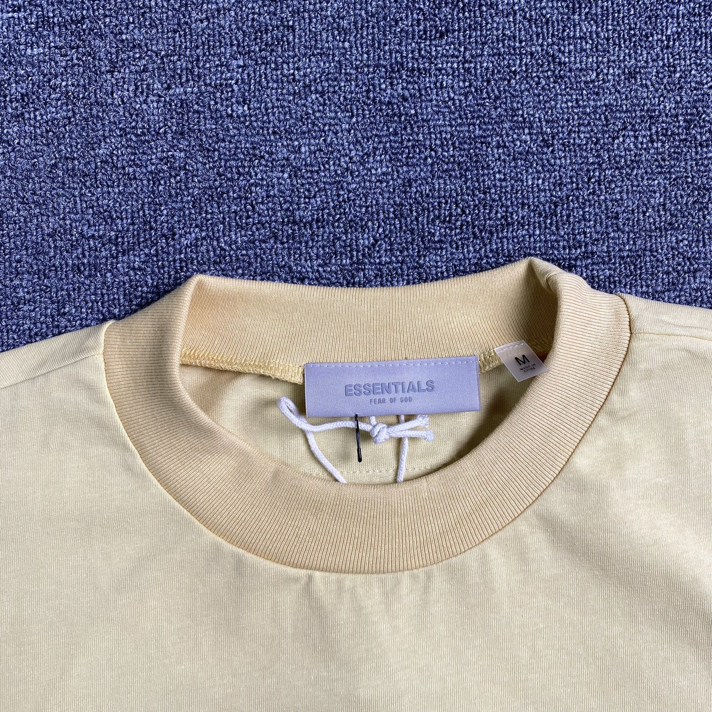 fear-of-god-essentials-tee-egg-shell-4-Drip Store Argentina