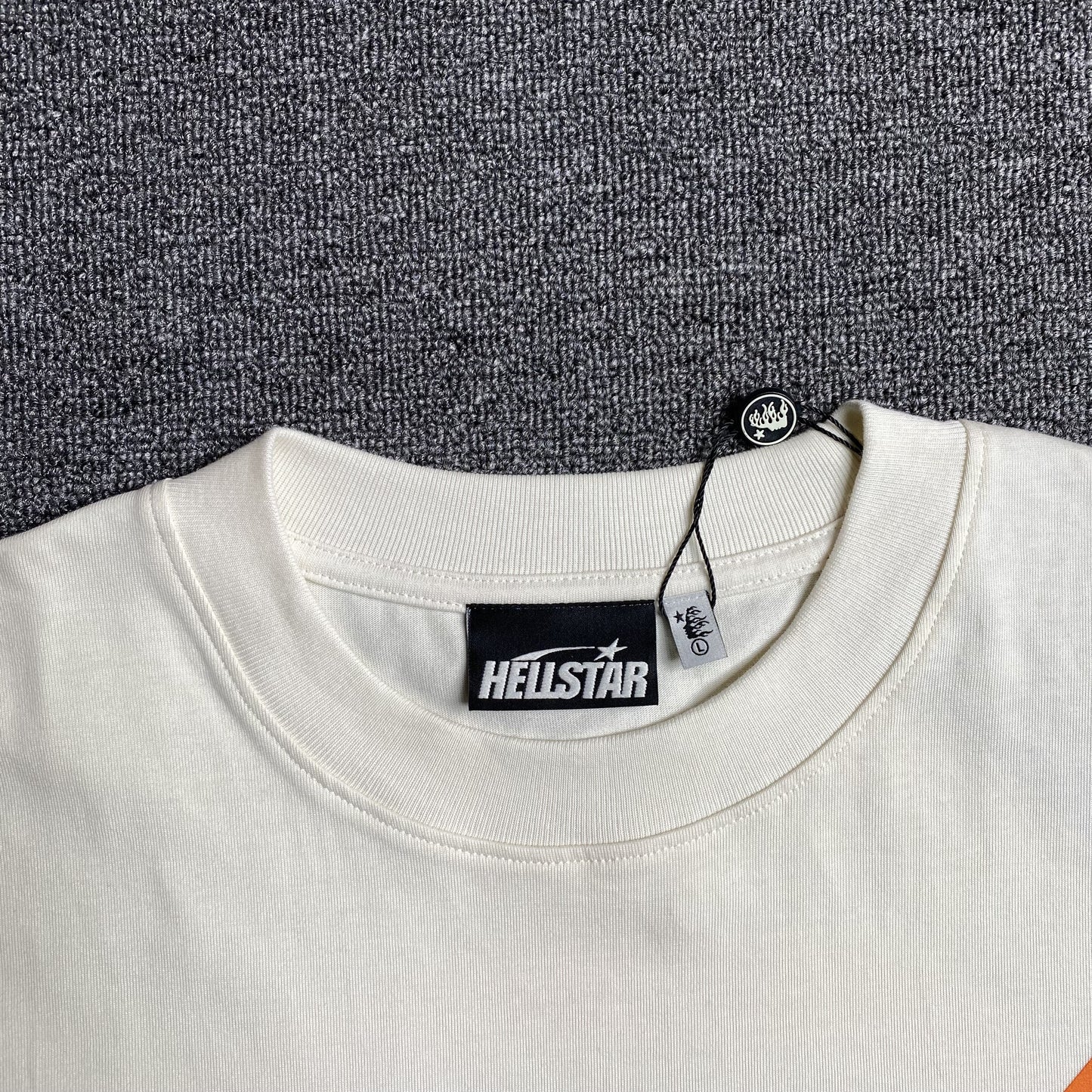 hellstar-clasic-gel-print-brown-tee-white-4-Drip Store Argentina