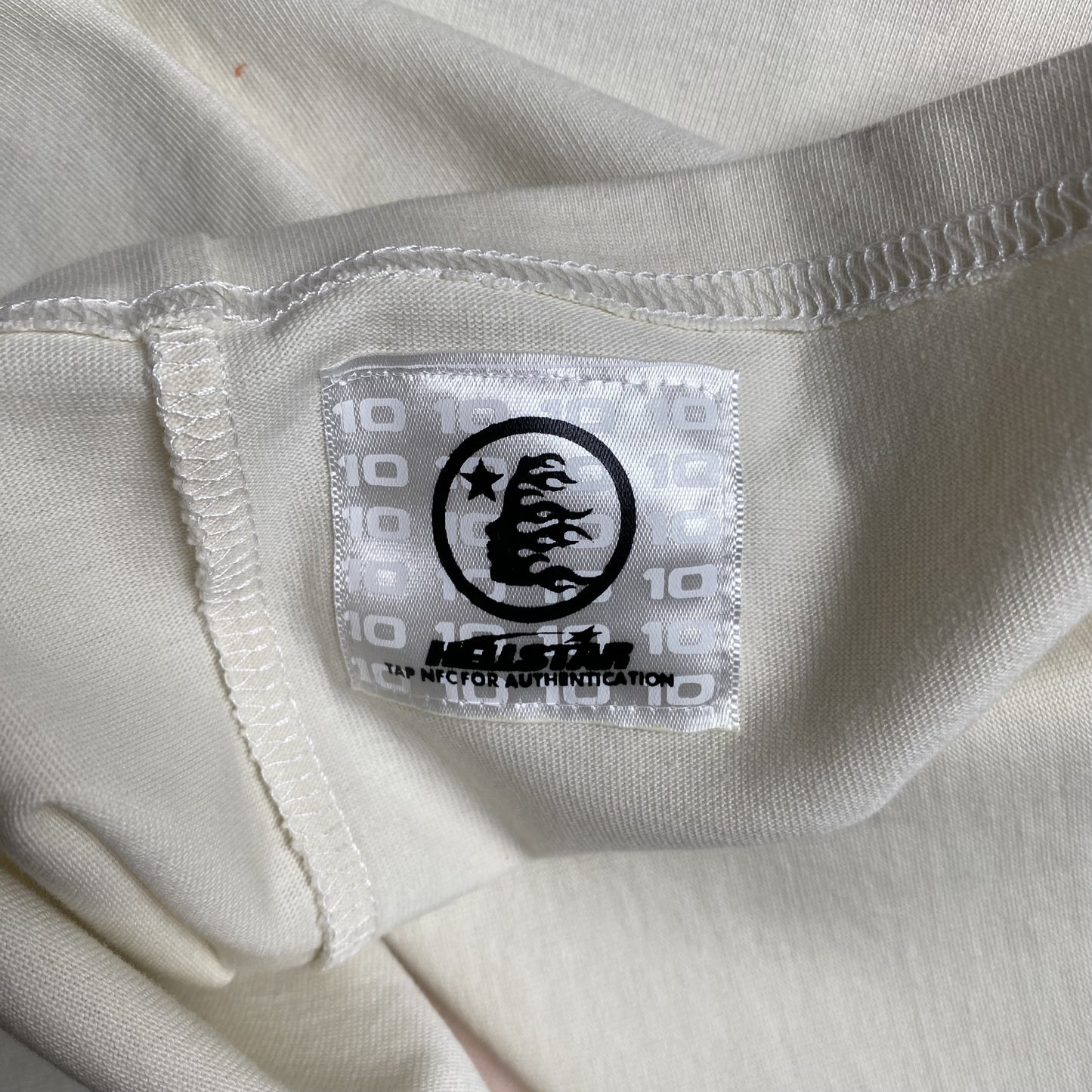 hellstar-clasic-gel-print-brown-tee-white-7-Drip Store Argentina