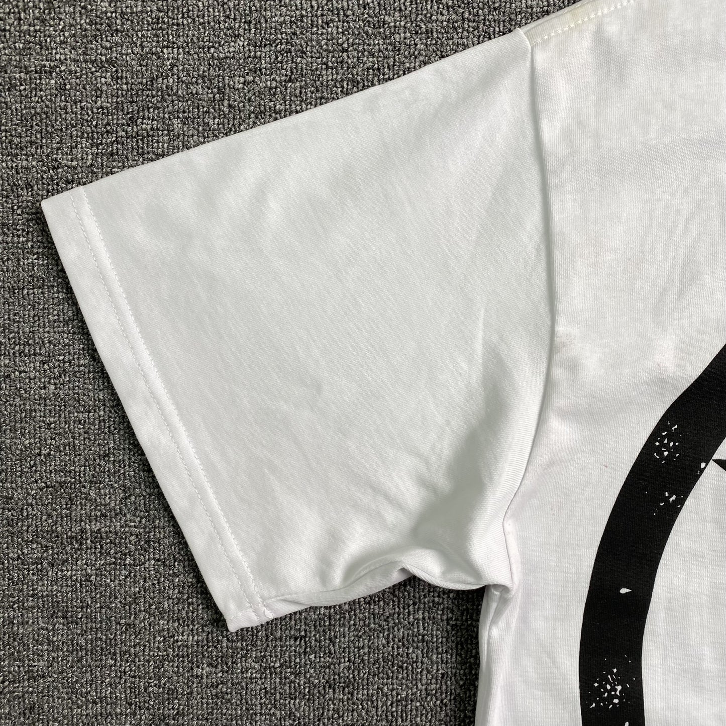 hellstar-classic-logo-gel-print-tee-white-7-Drip Store Argentina