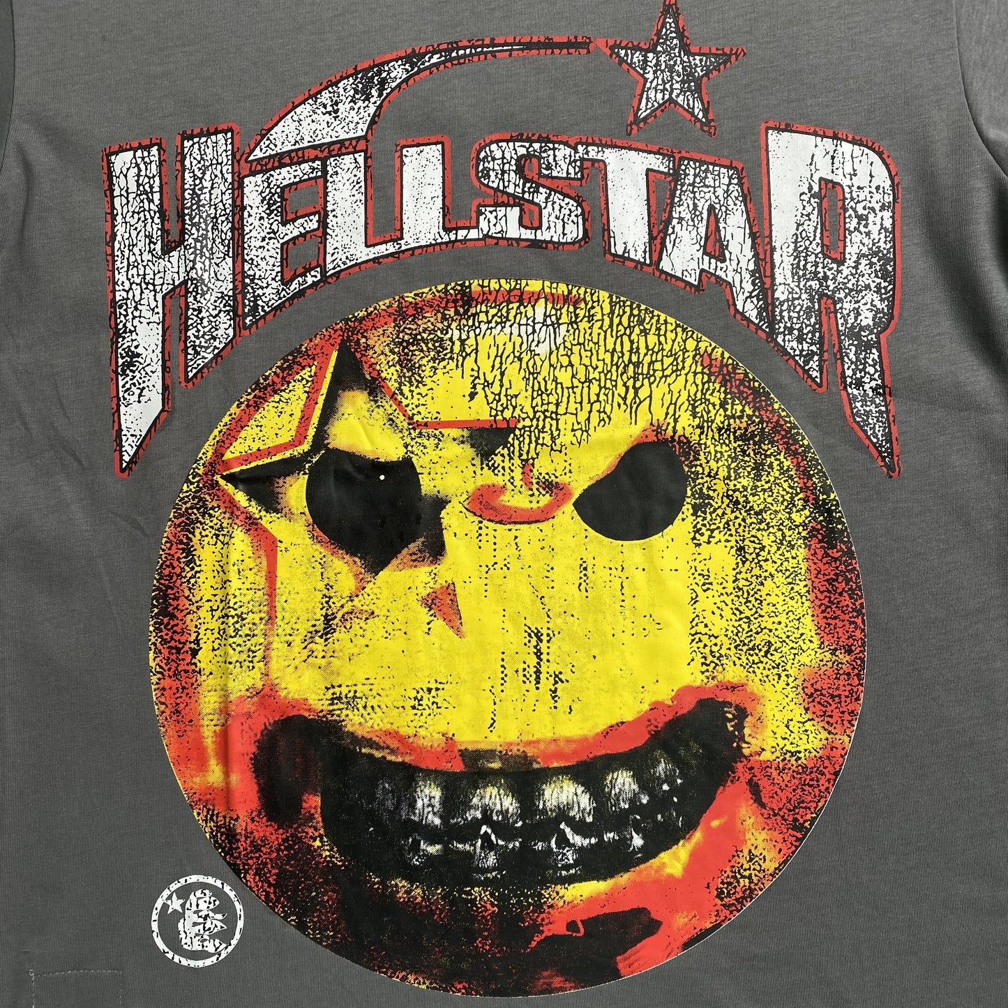 hellstar-evil-smile-tee-grey-4-Drip Store Argentina