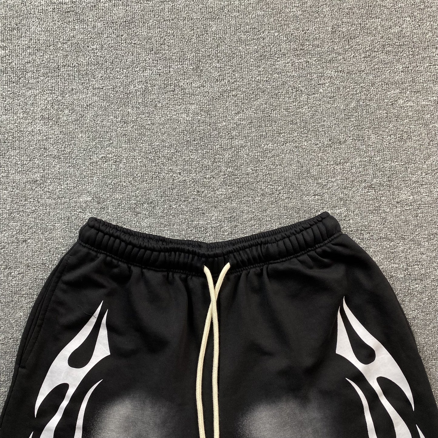 hellstar-flame-shorts-black-4_bc7bdb77-Drip Store Argentina