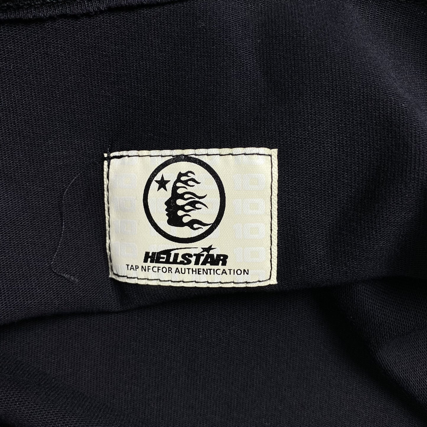 HELLSTAR MAKES YOU STRANGER TEE BLACK-Drip Store Argentina