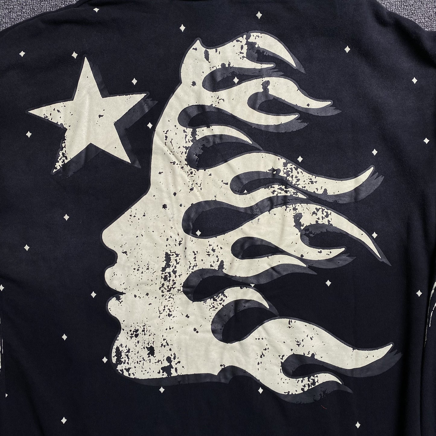 hellstar-racer-hooded-vintage-black-3-Drip Store Argentina