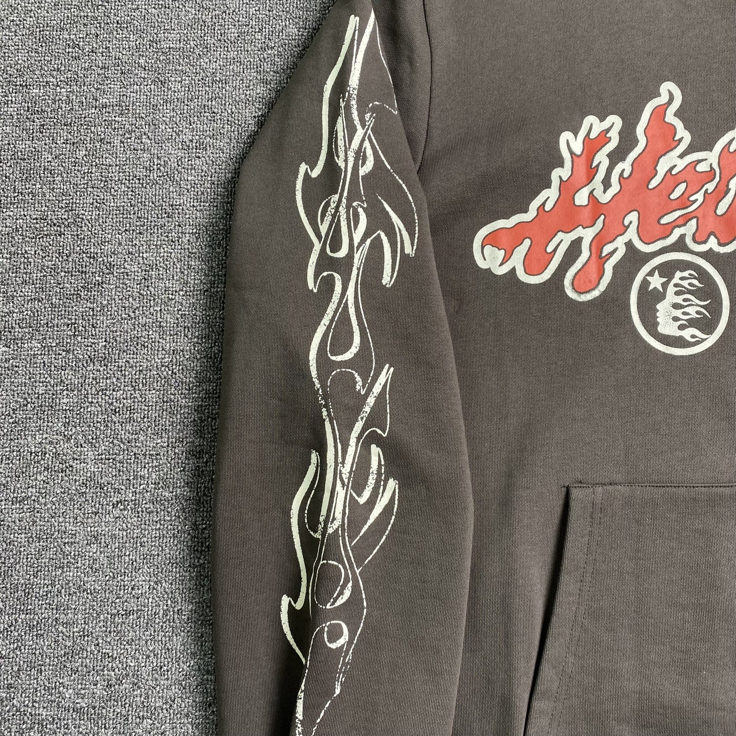 hellstar-records-world-tour-hoodie-grey-3-Drip Store Argentina