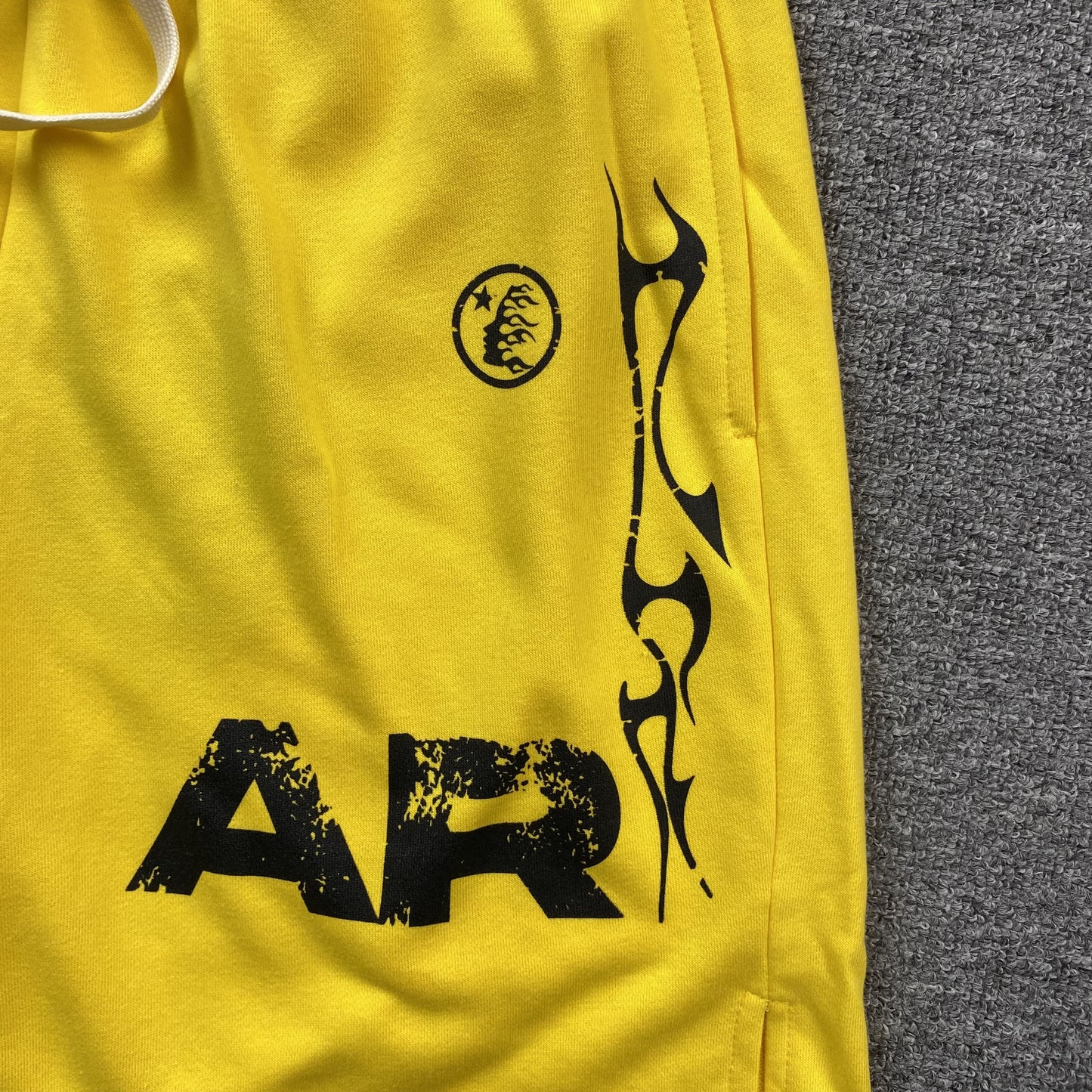 hellstar-shorts-yellow-5-Drip Store Argentina