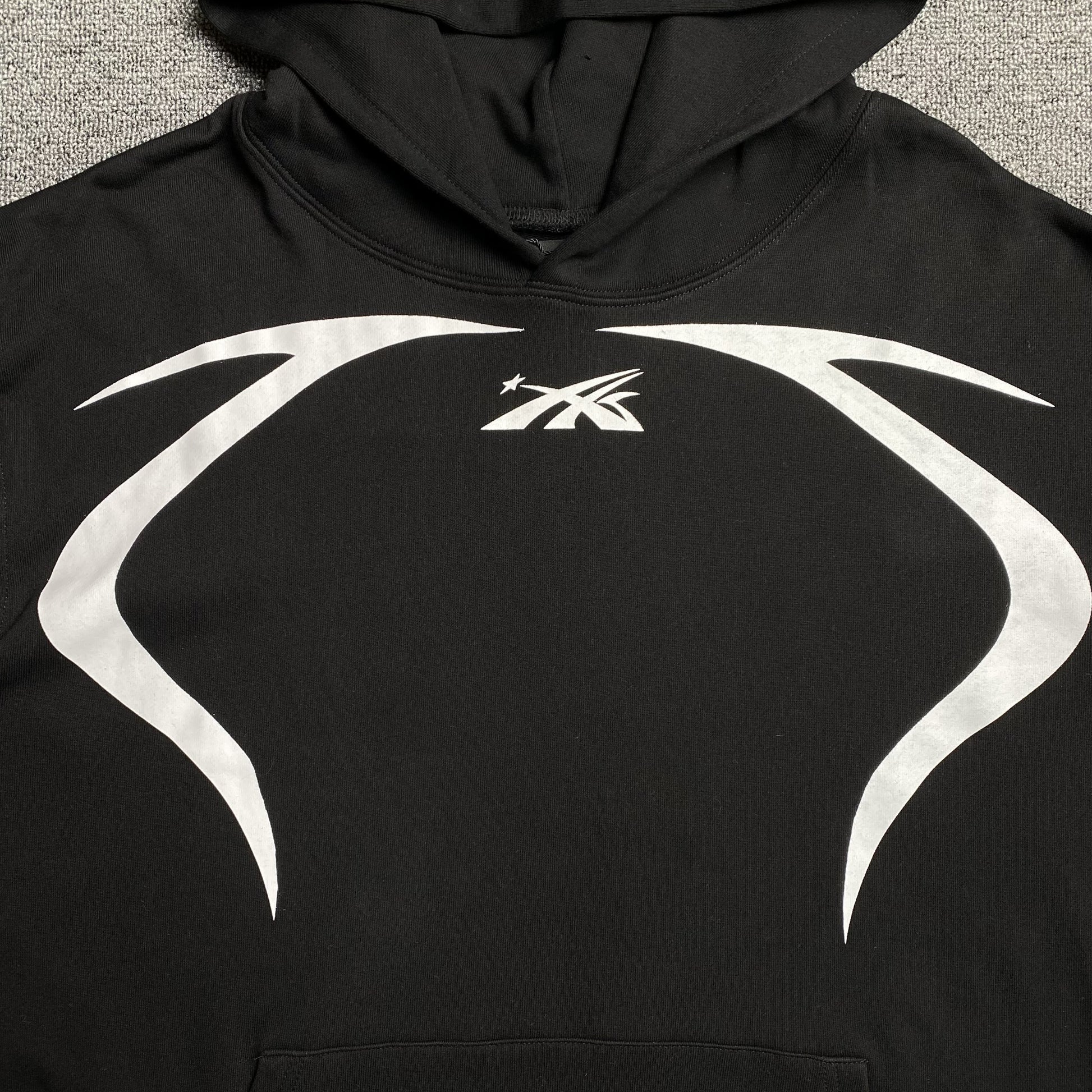 hellstar-sports-hoodie-jet-black-3-Drip Store Argentina