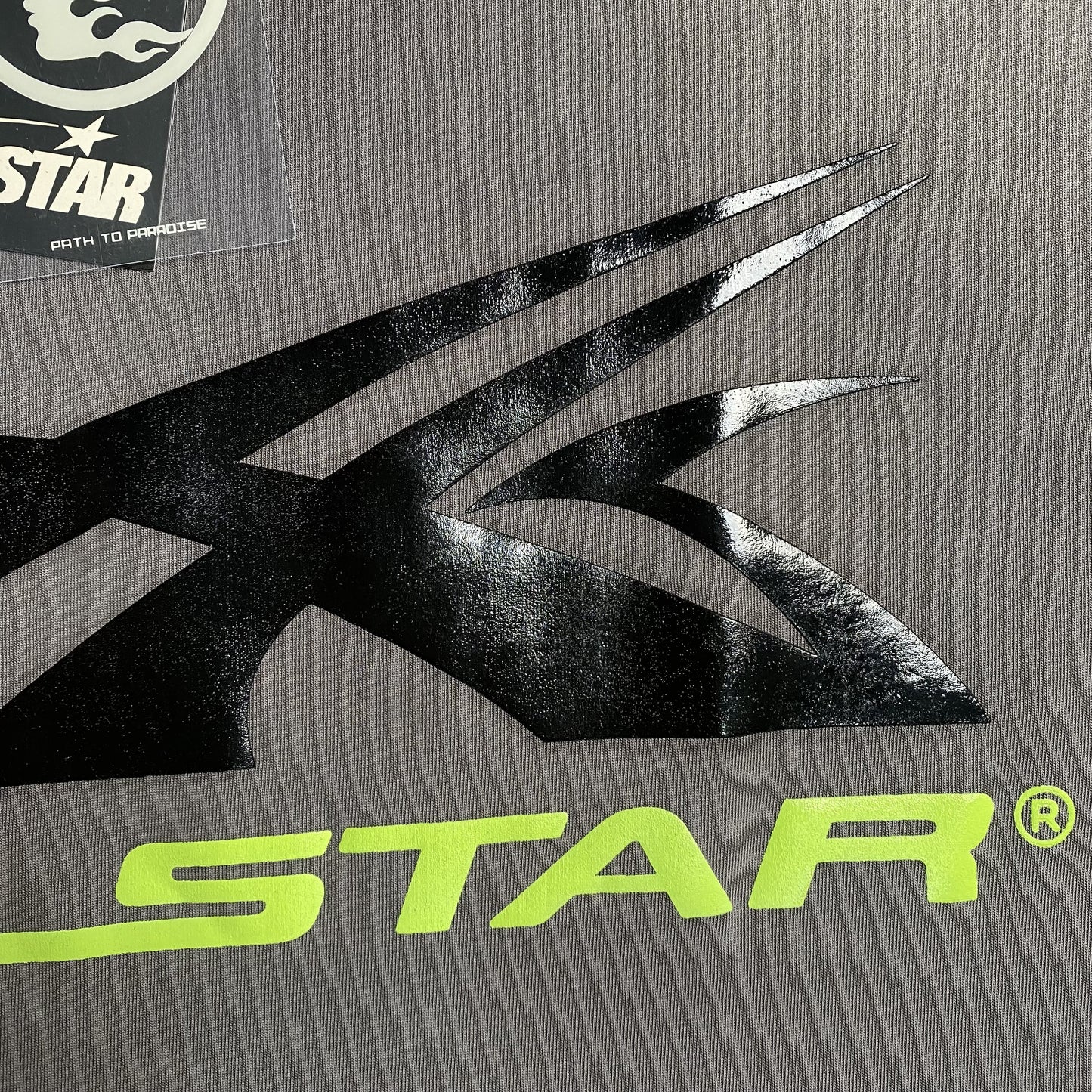 hellstar-sports-logo-gel-tee-grey-5-Drip Store Argentina