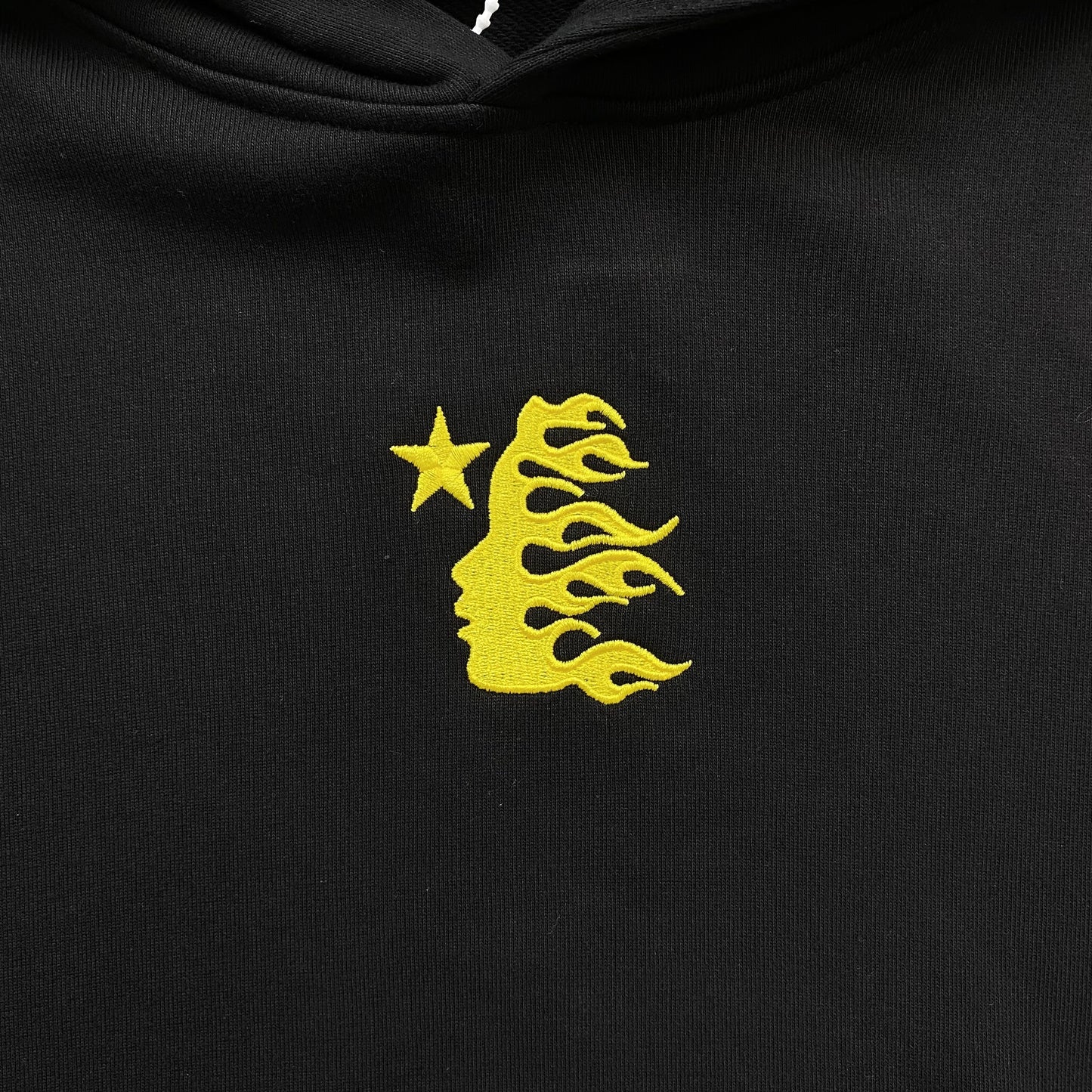 hellstar-studios-speed-hoodie-black-gold-3-Drip Store Argentina