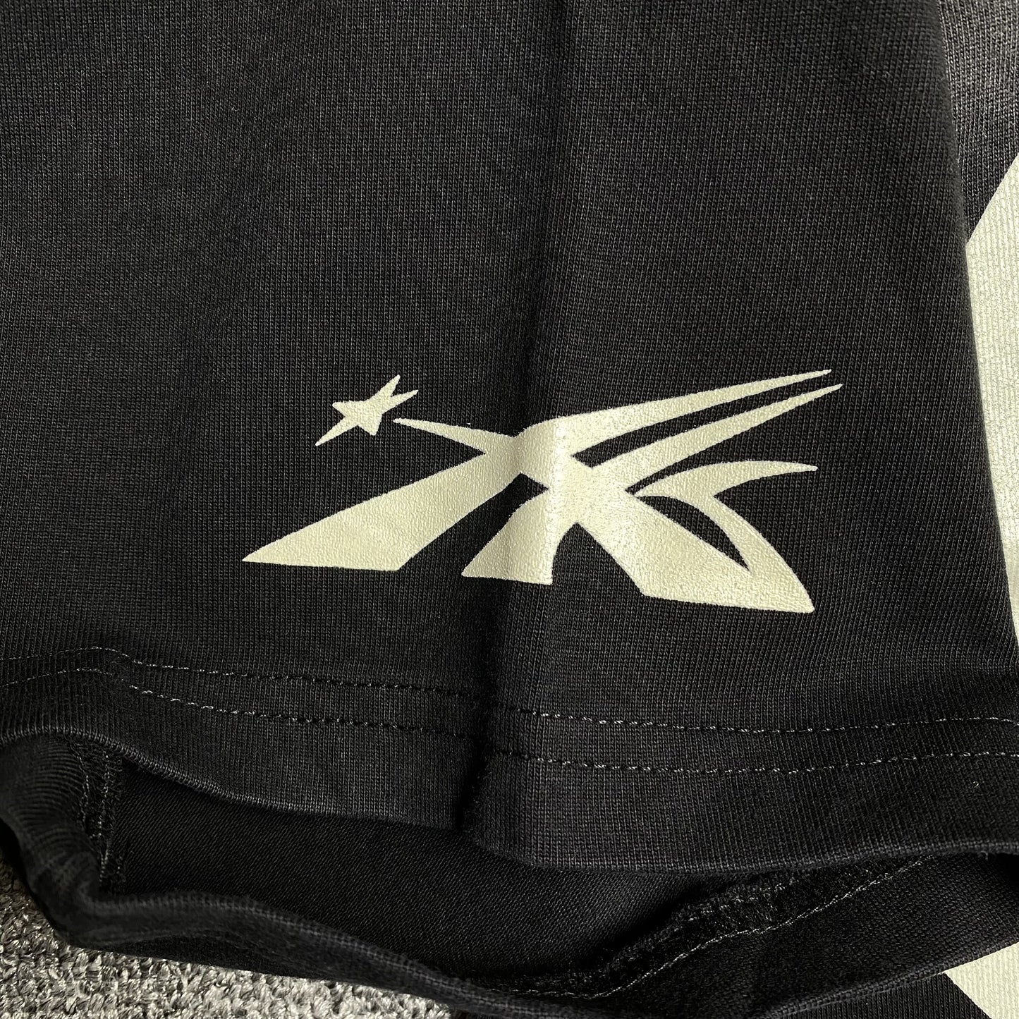 hellstar-warm-up-tee-black-5-Drip Store Argentina