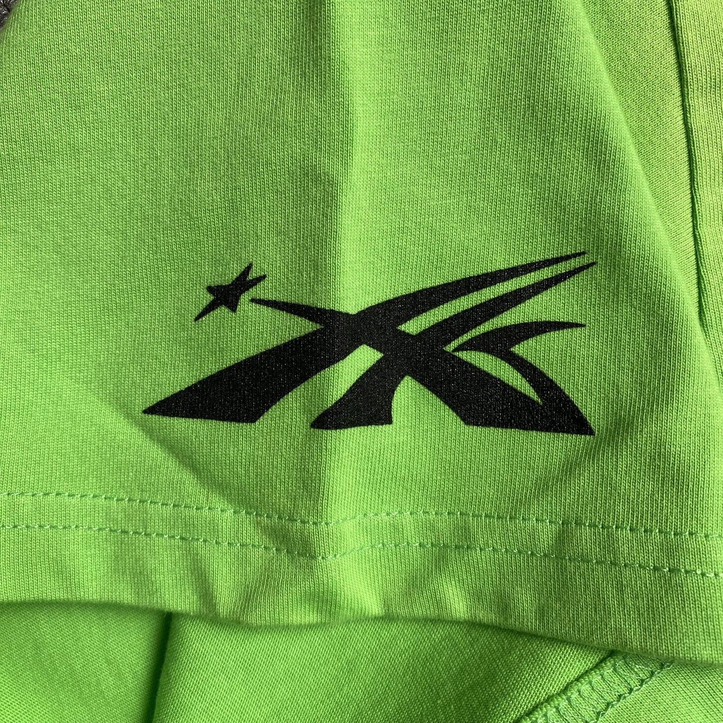 hellstar-warm-up-tee-green-5-Drip Store Argentina