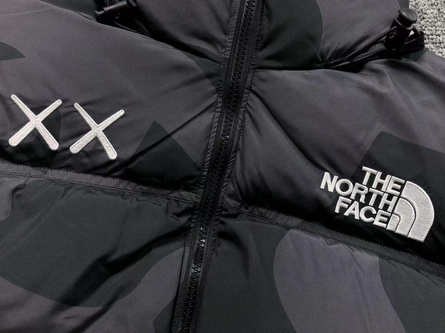 KAWS X THE NORTH FACE RETRO 1996 NUPTSE JACKET BLACK-Drip Store Argentina