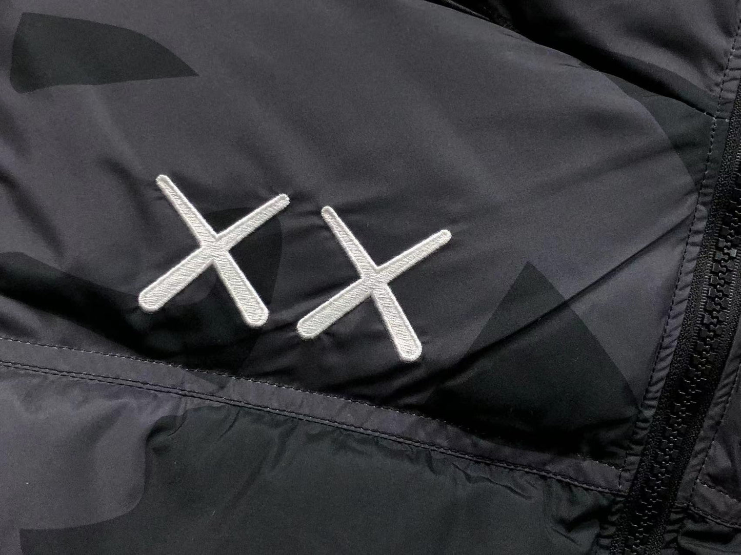 KAWS X THE NORTH FACE RETRO 1996 NUPTSE JACKET BLACK-Drip Store Argentina