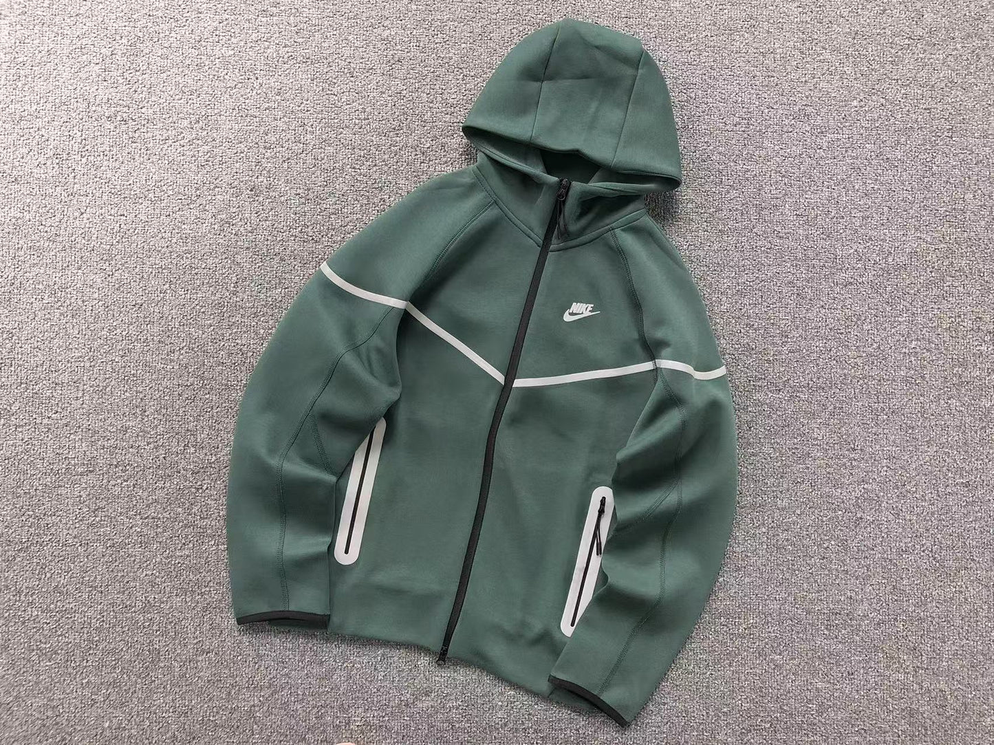 nike-tech-fleece-tracksuit-reflective-green-2-Drip Store Argentina